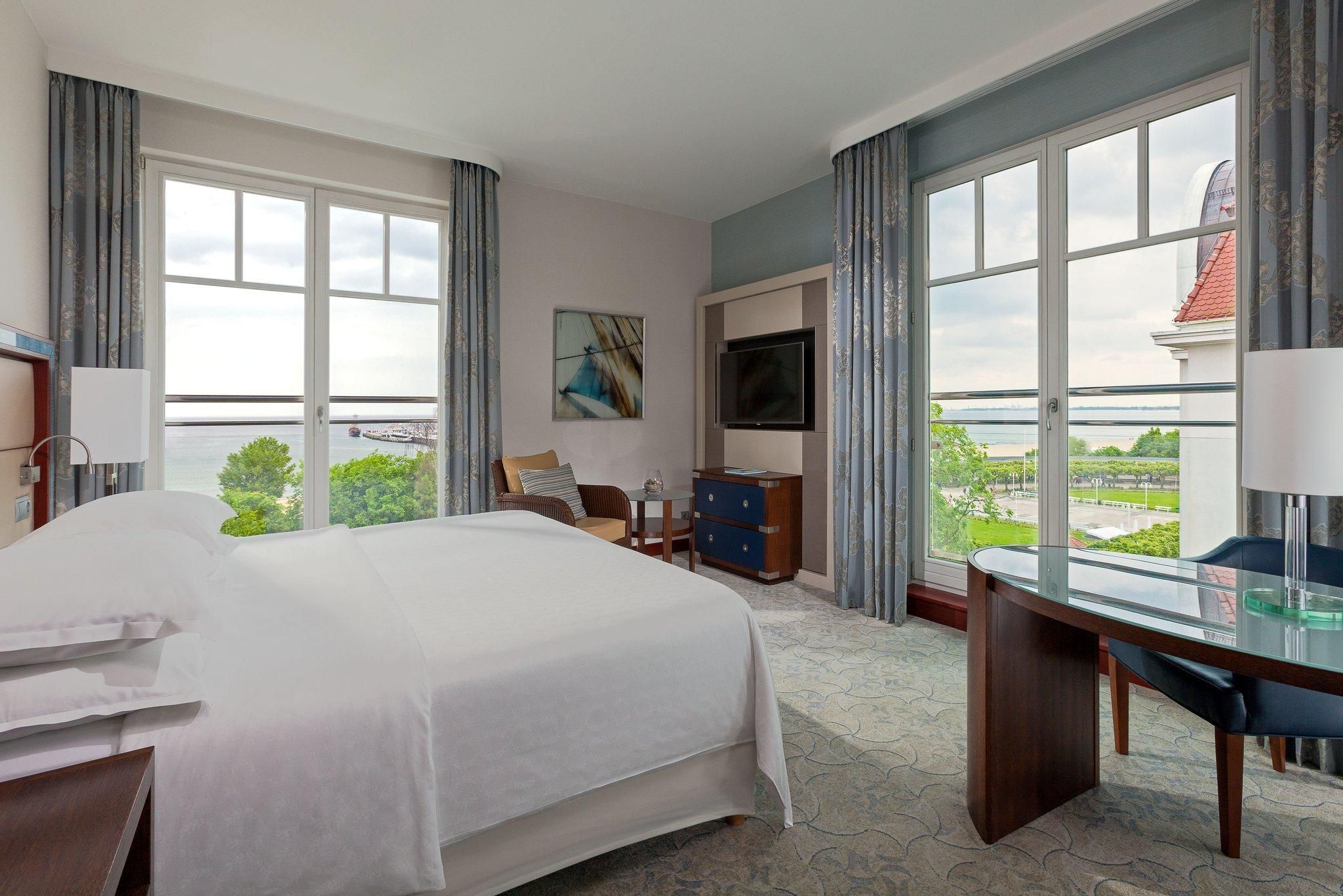 Premium, Guest room, 1 King, Sea view