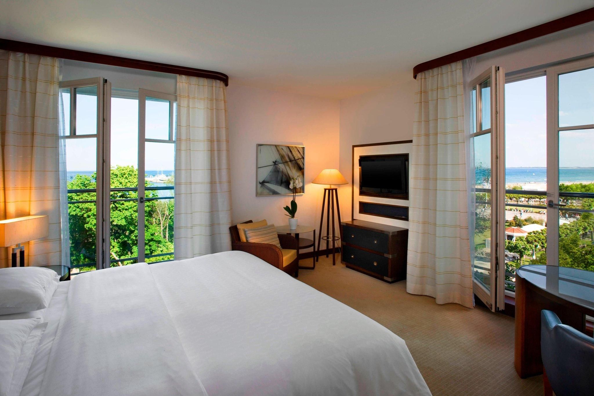 Premium, Guest room, 1 King, Sea view