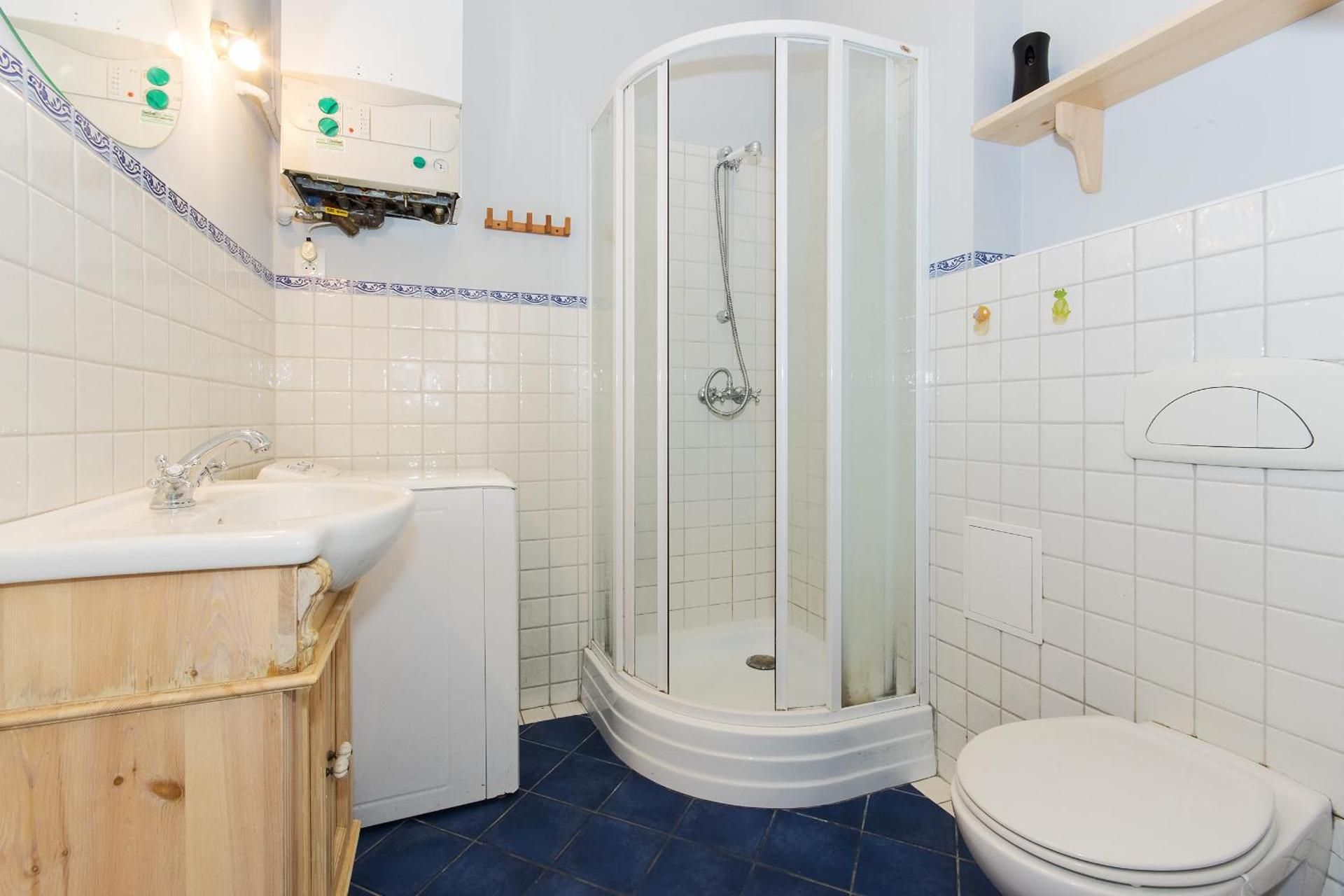 One-Bedroom Apartment with Balcony