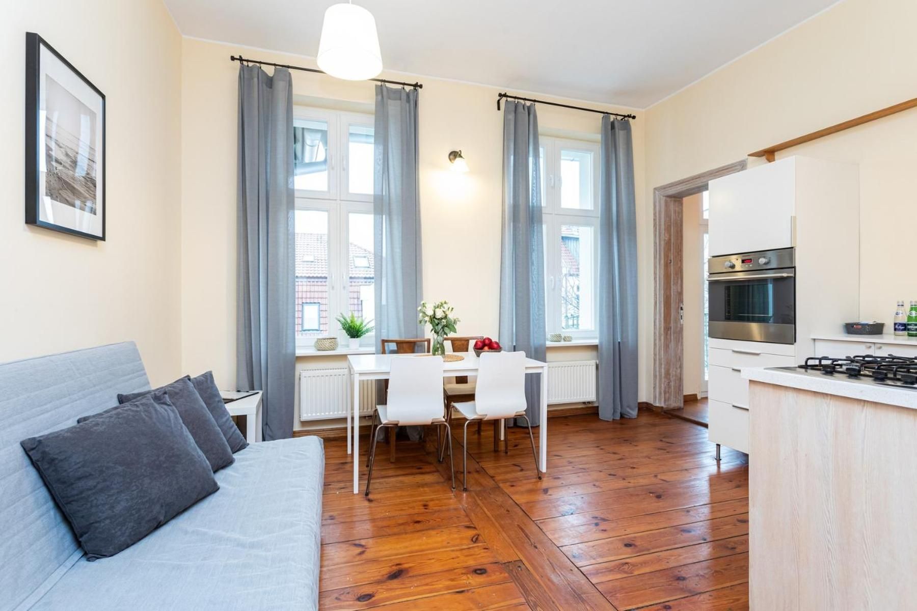 One-Bedroom Apartment with Balcony