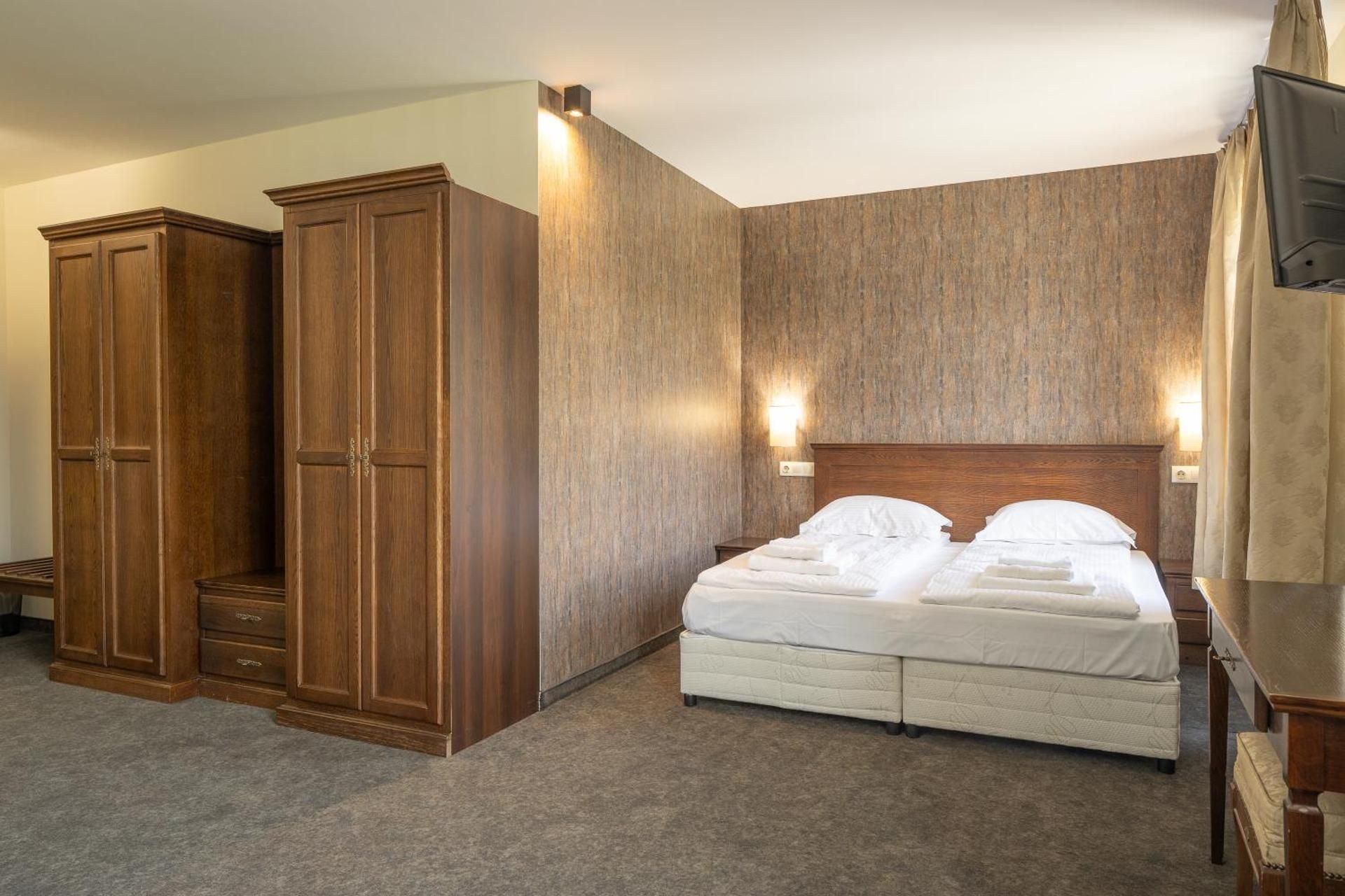 Deluxe Queen Room with Two Queen Beds