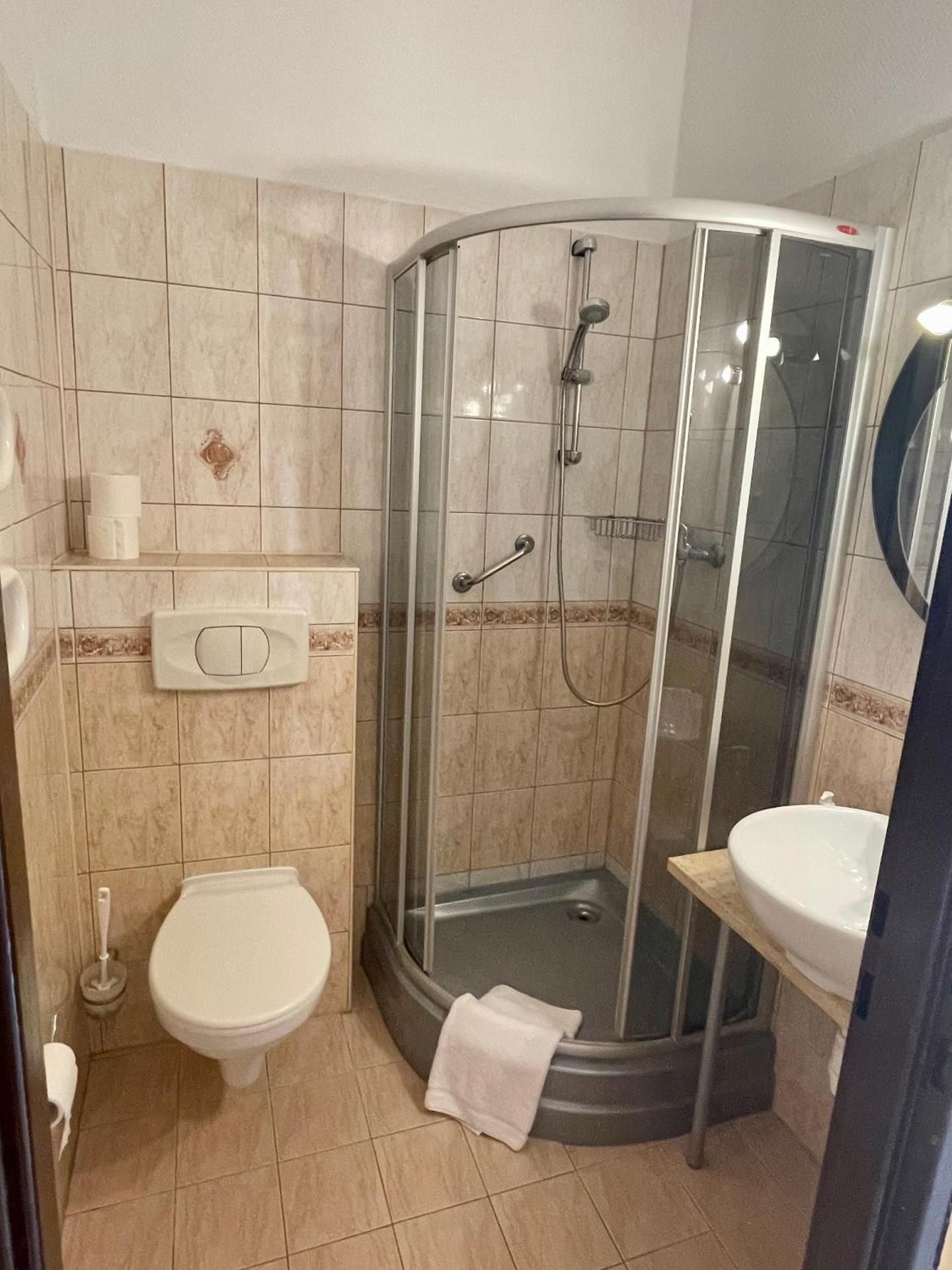 Deluxe Double Room with Side Sea View