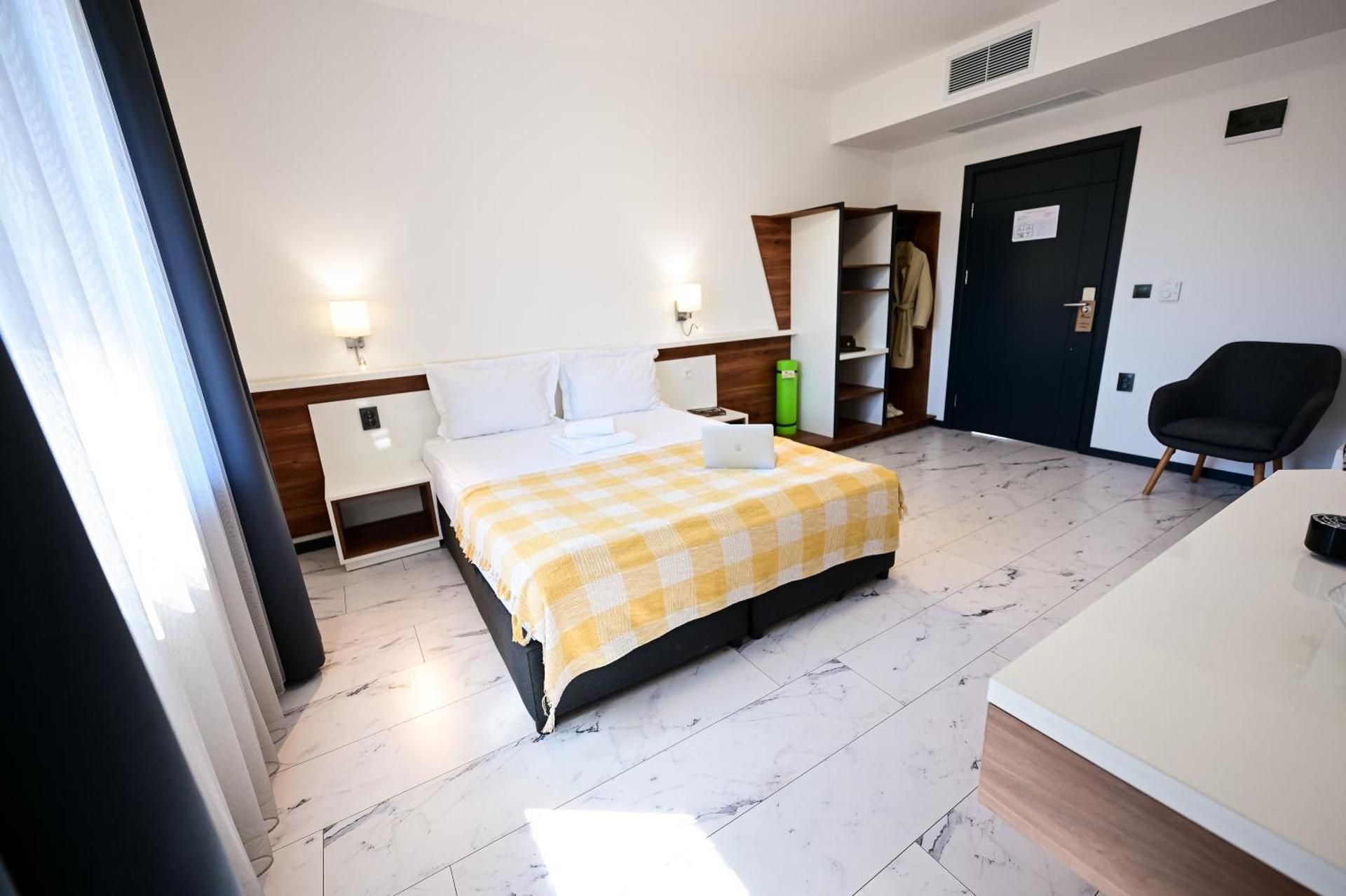 RUBO Hotel Deluxe Room 2