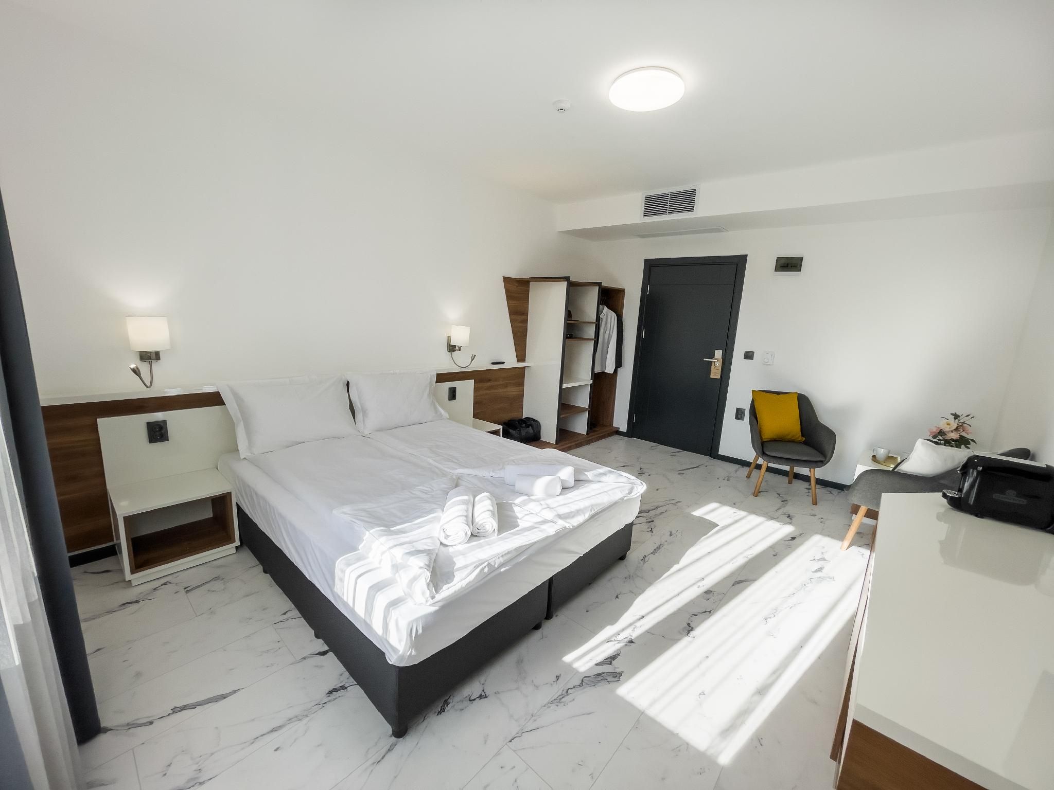 RUBO Hotel Deluxe Room 3