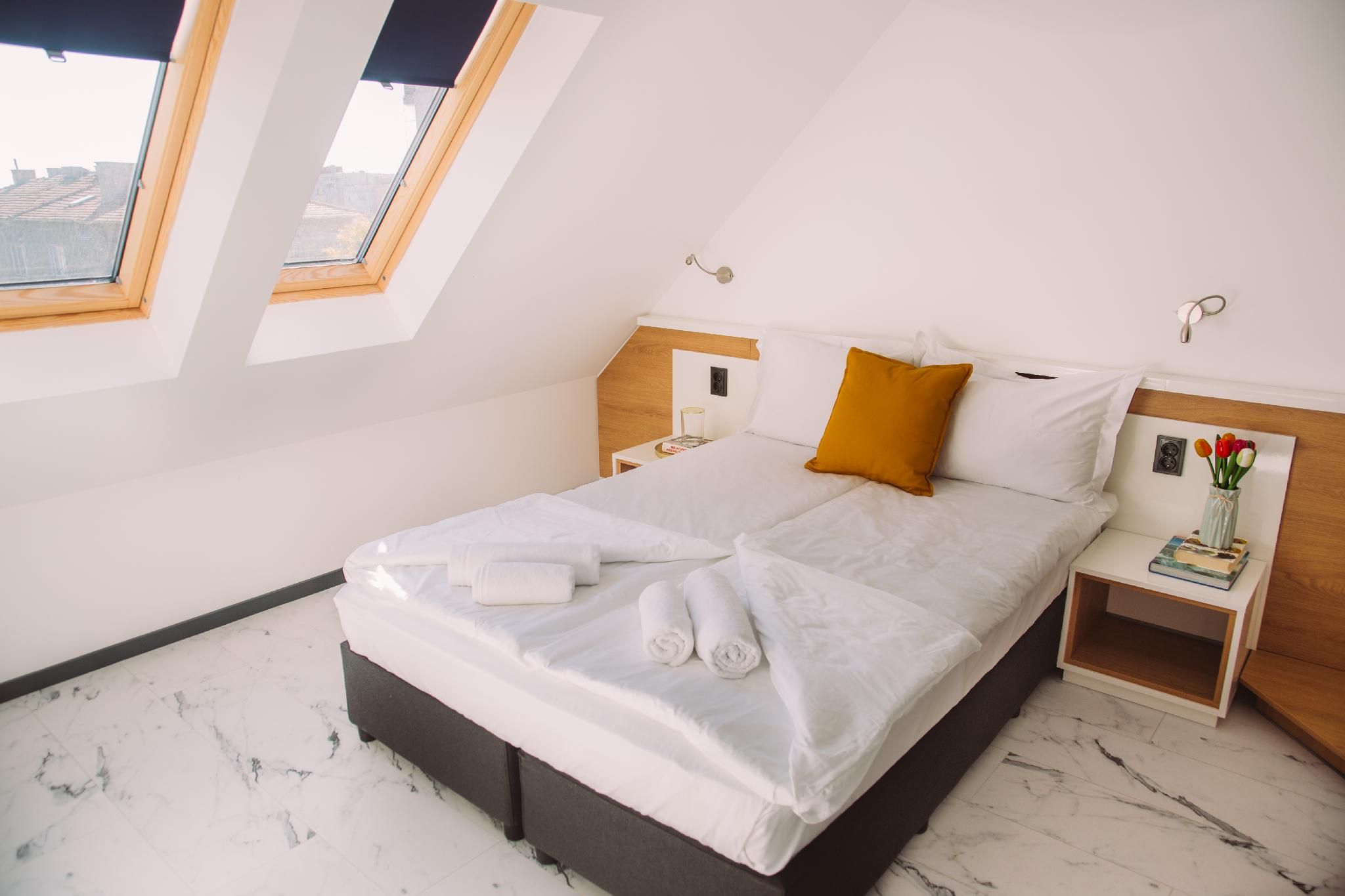 RUBO Hotel Apartment with Balcony