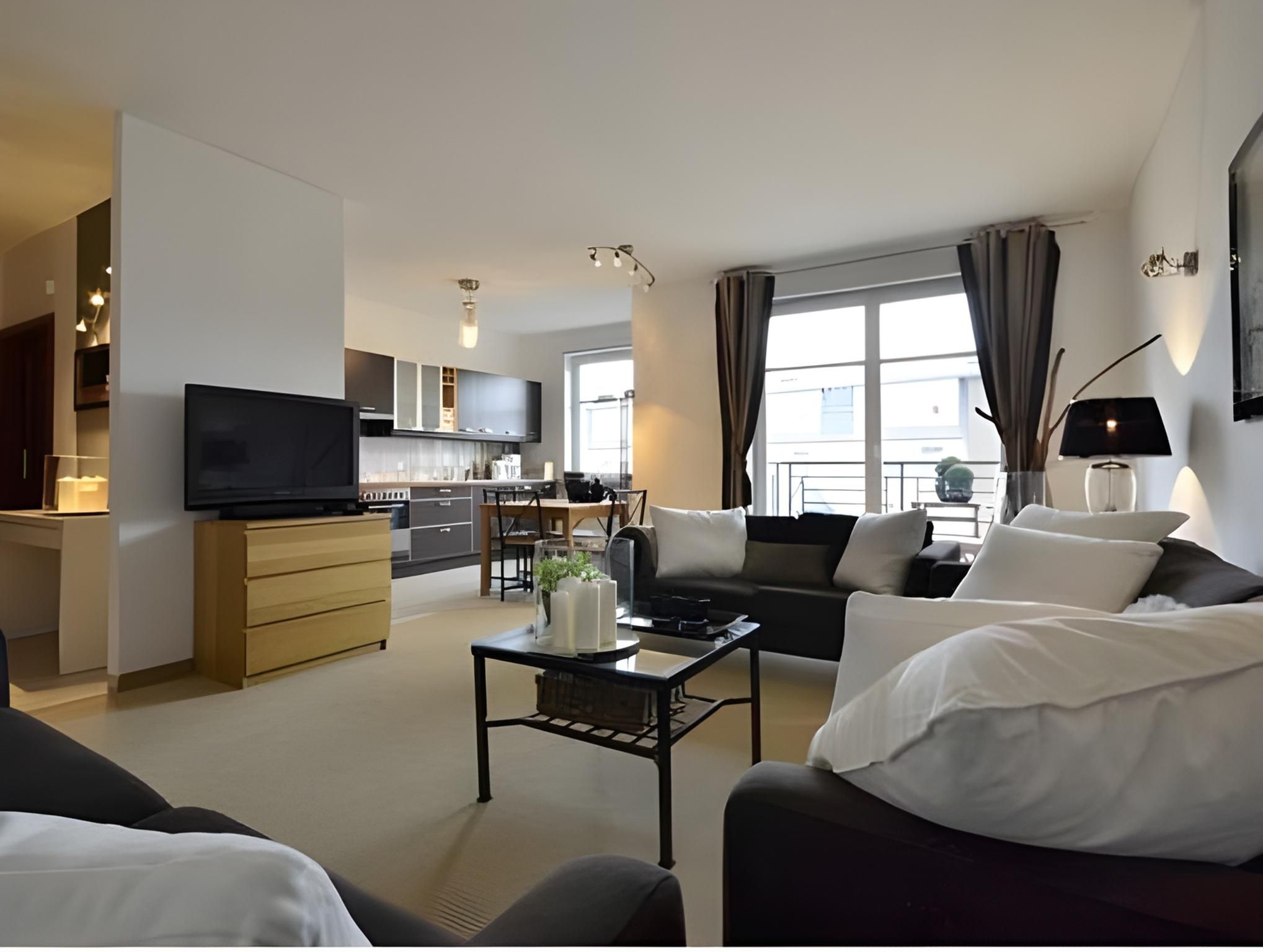 Deluxe One-Bedroom Apartment with Balcony (4 Adults)