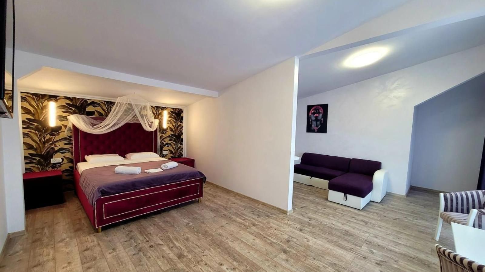 Deluxe Studio