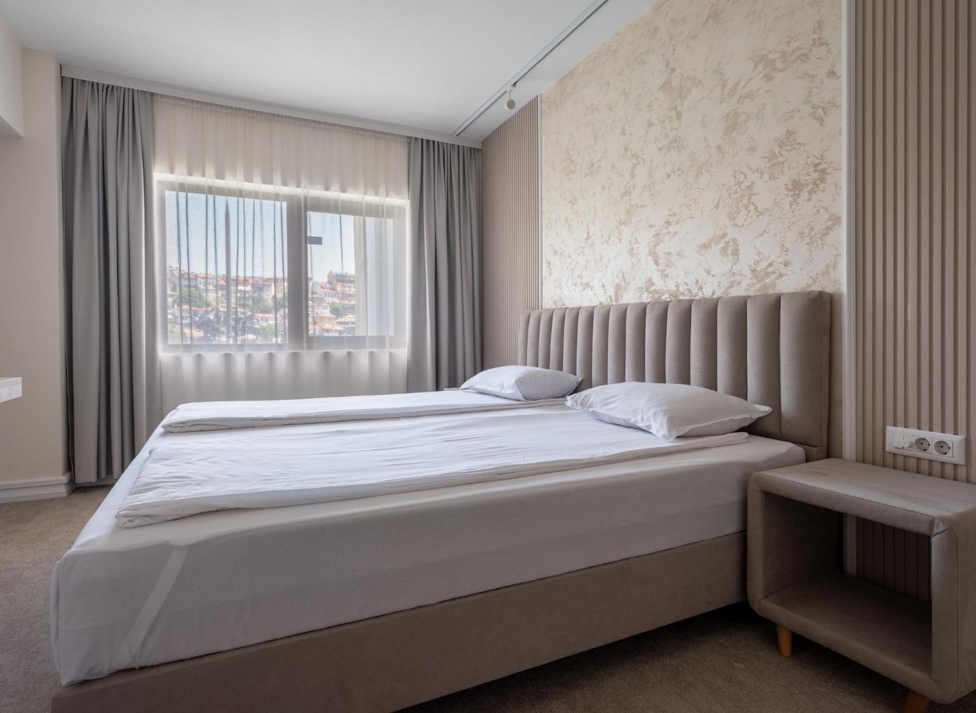 Queen Room with Balcony
