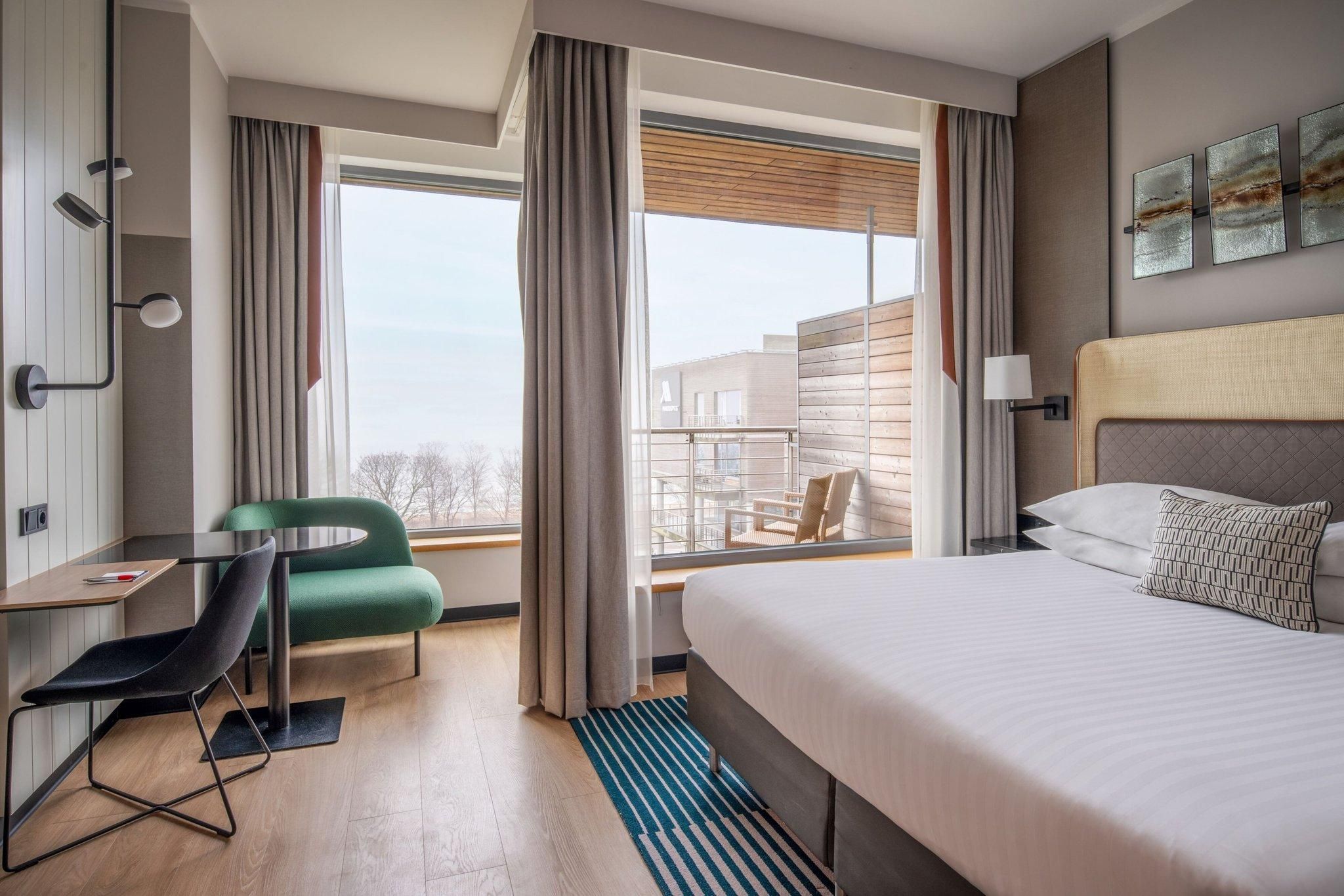 standard, guest room, 1 king, sea view, balcony
