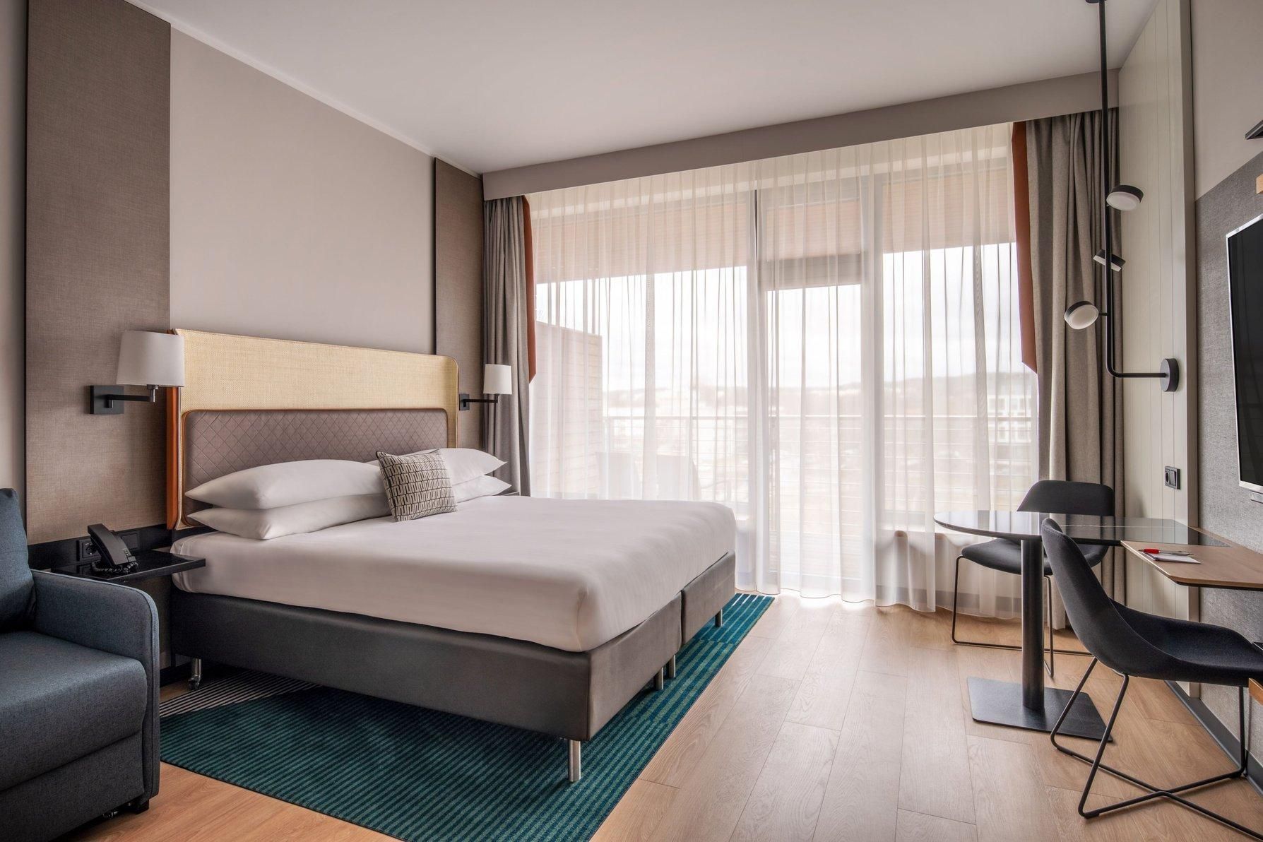 Family room, Guest room, 1 King, Sofa bed, Balcony