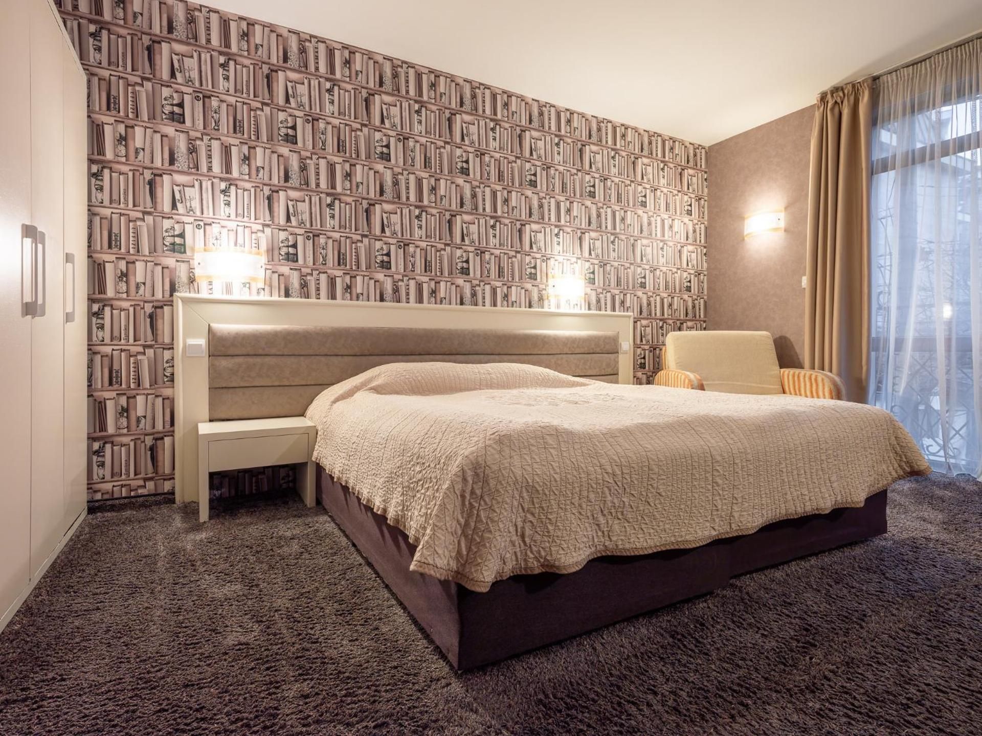  Superior Room (2 adults + 1 child)