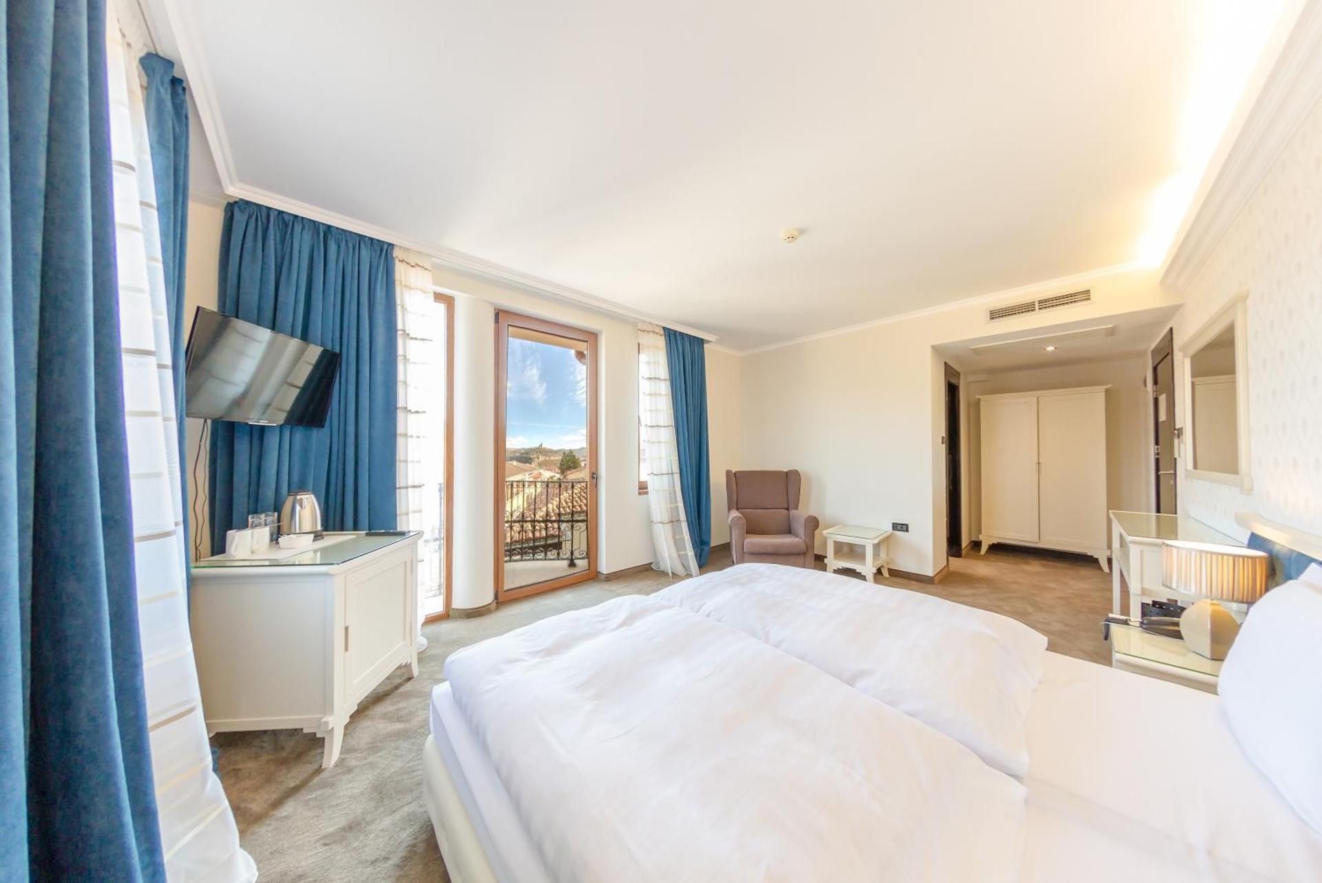 Double or Twin Room with Tsarevets View