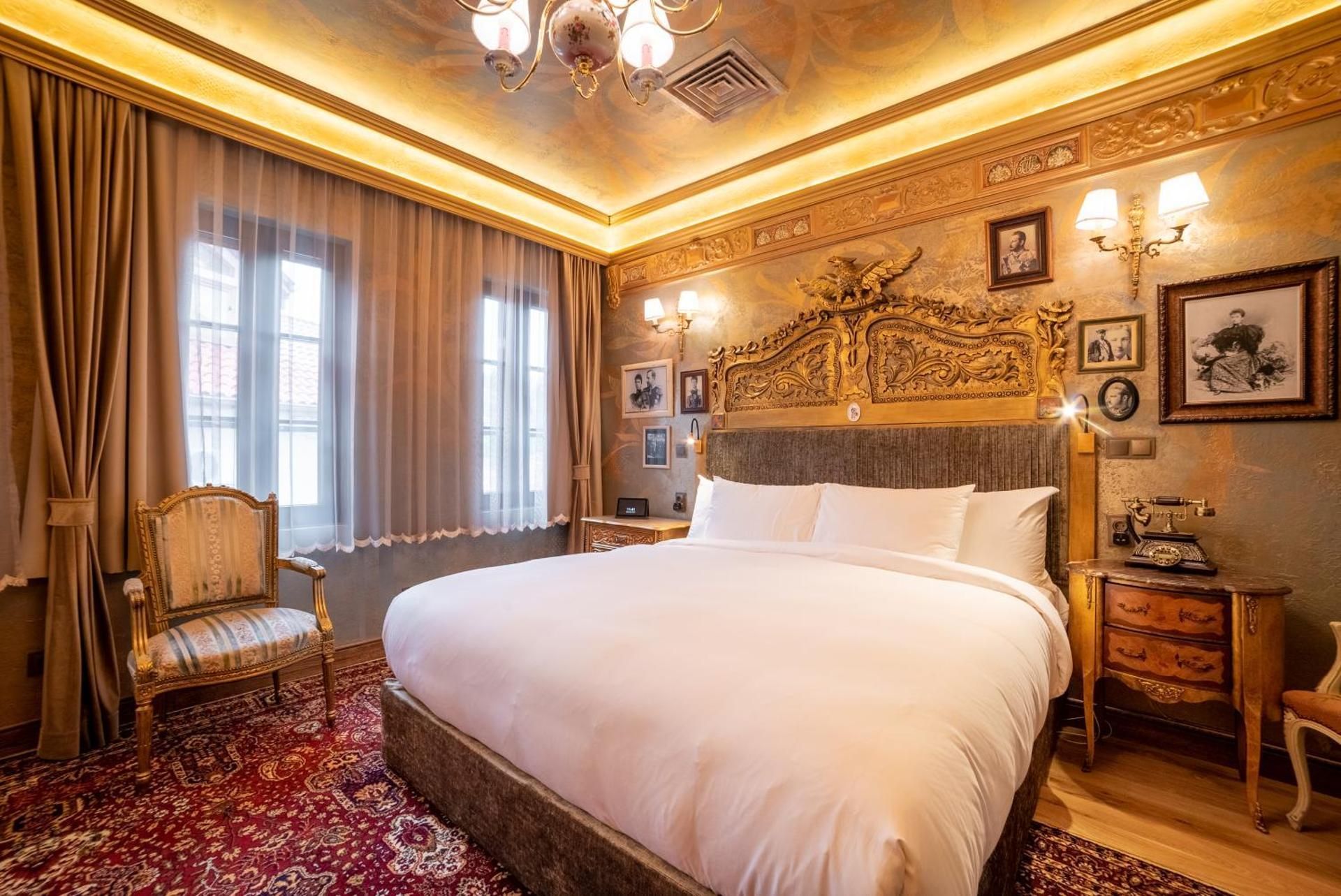 Queen Room