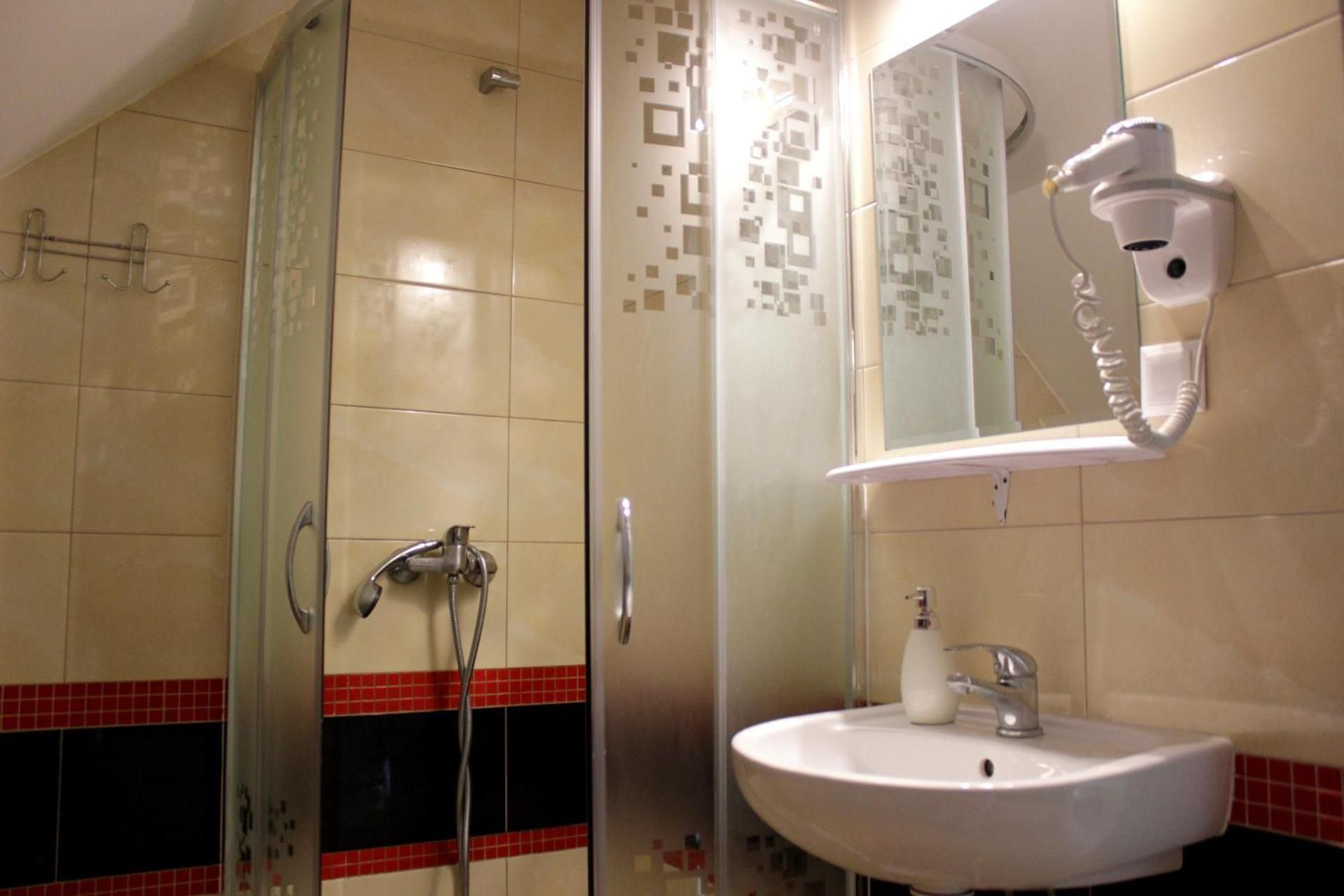 Quadruple Room with Private Bathroom