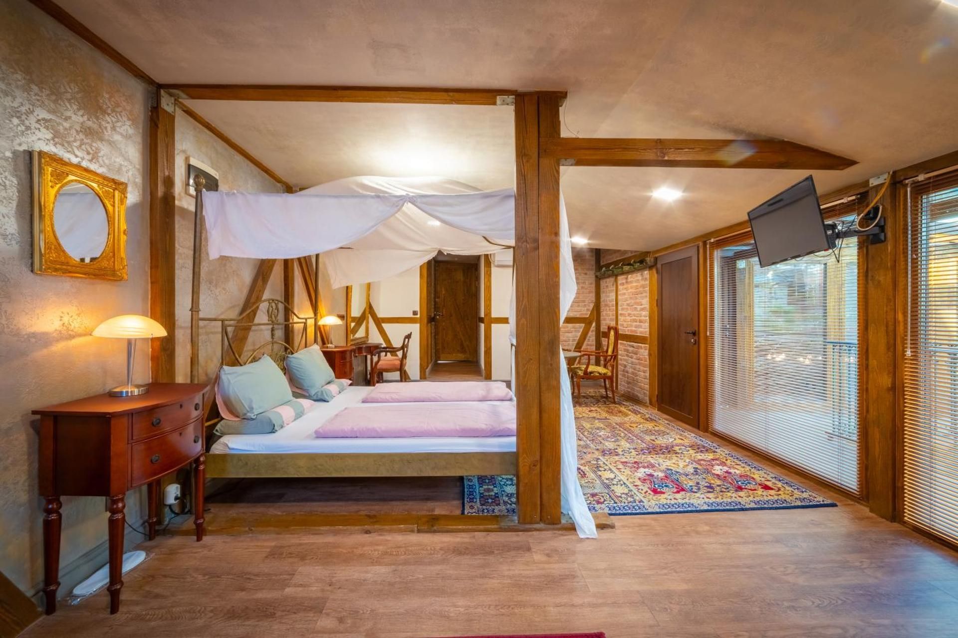 Large Double Room