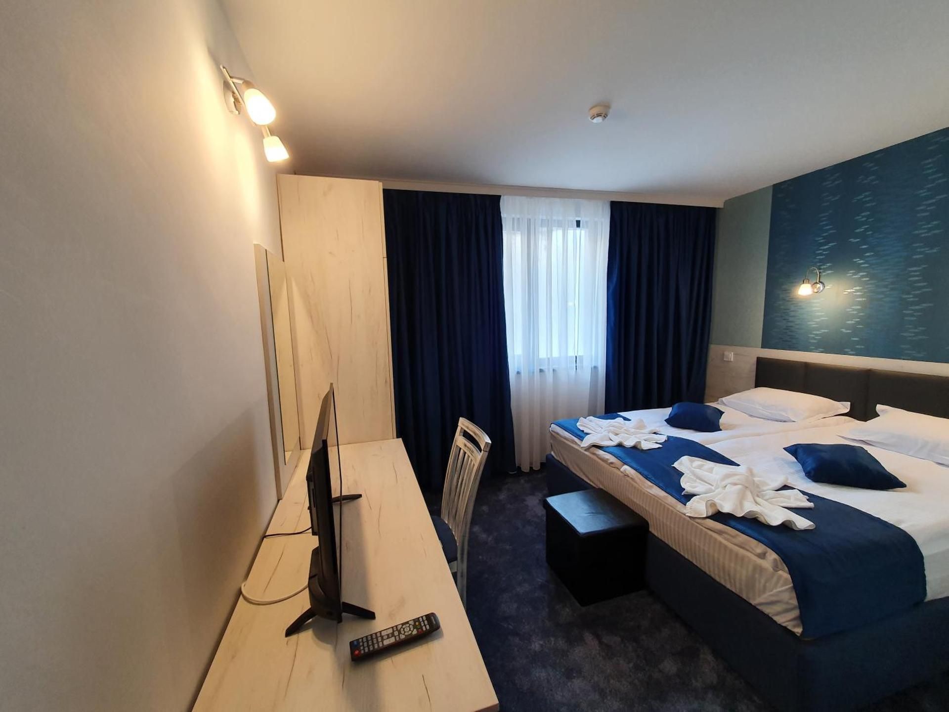 Standard Queen Room