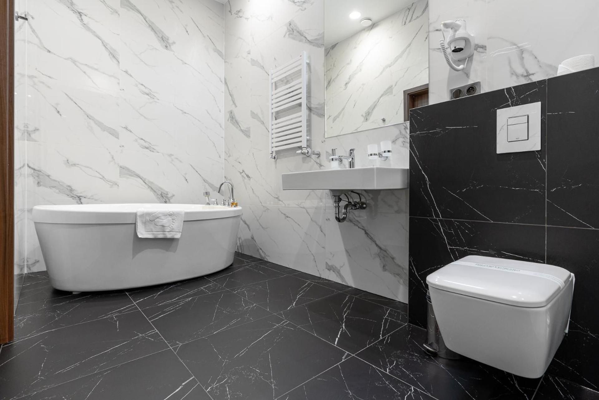 Deluxe Family Suite