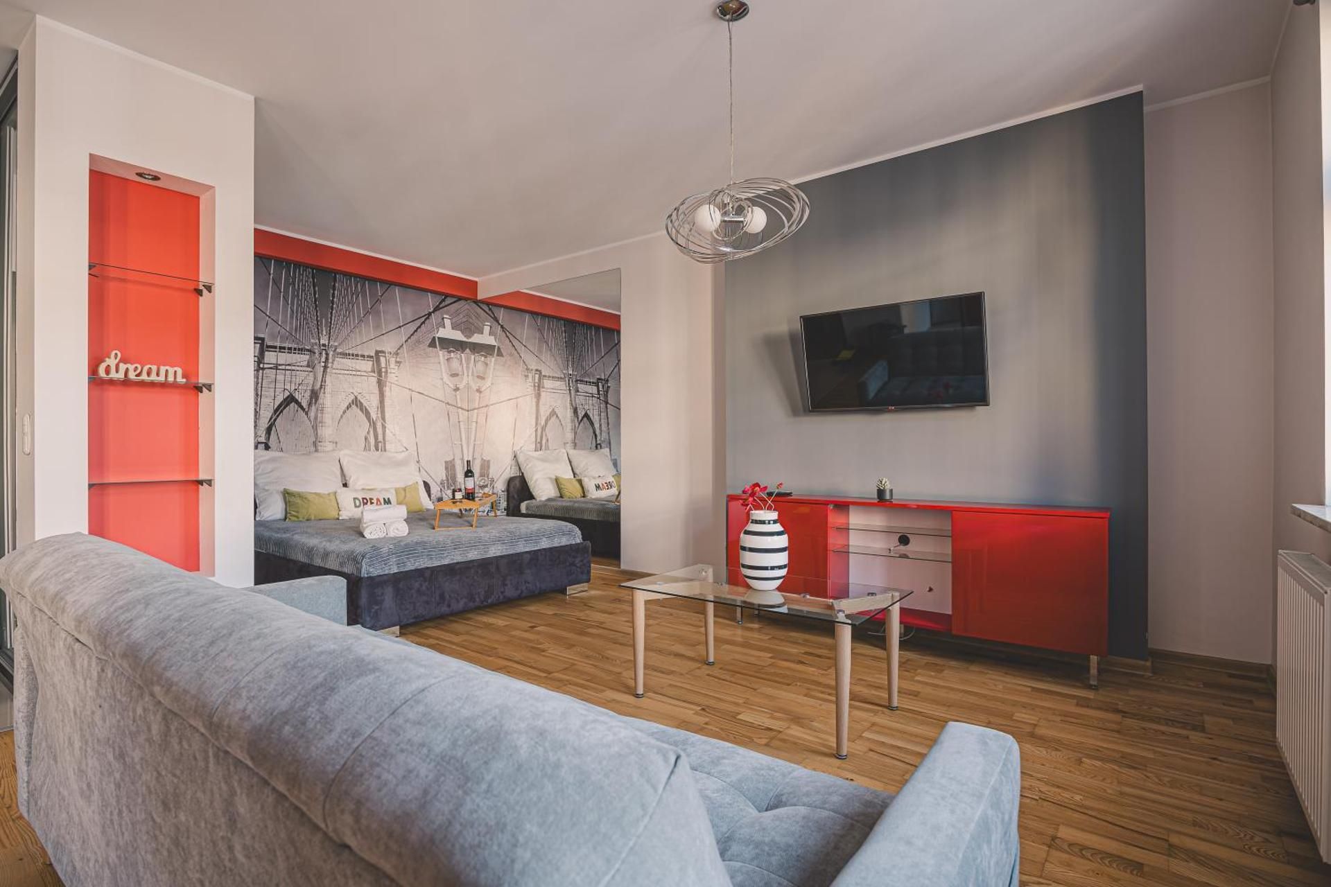 One-Bedroom Apartment With City View