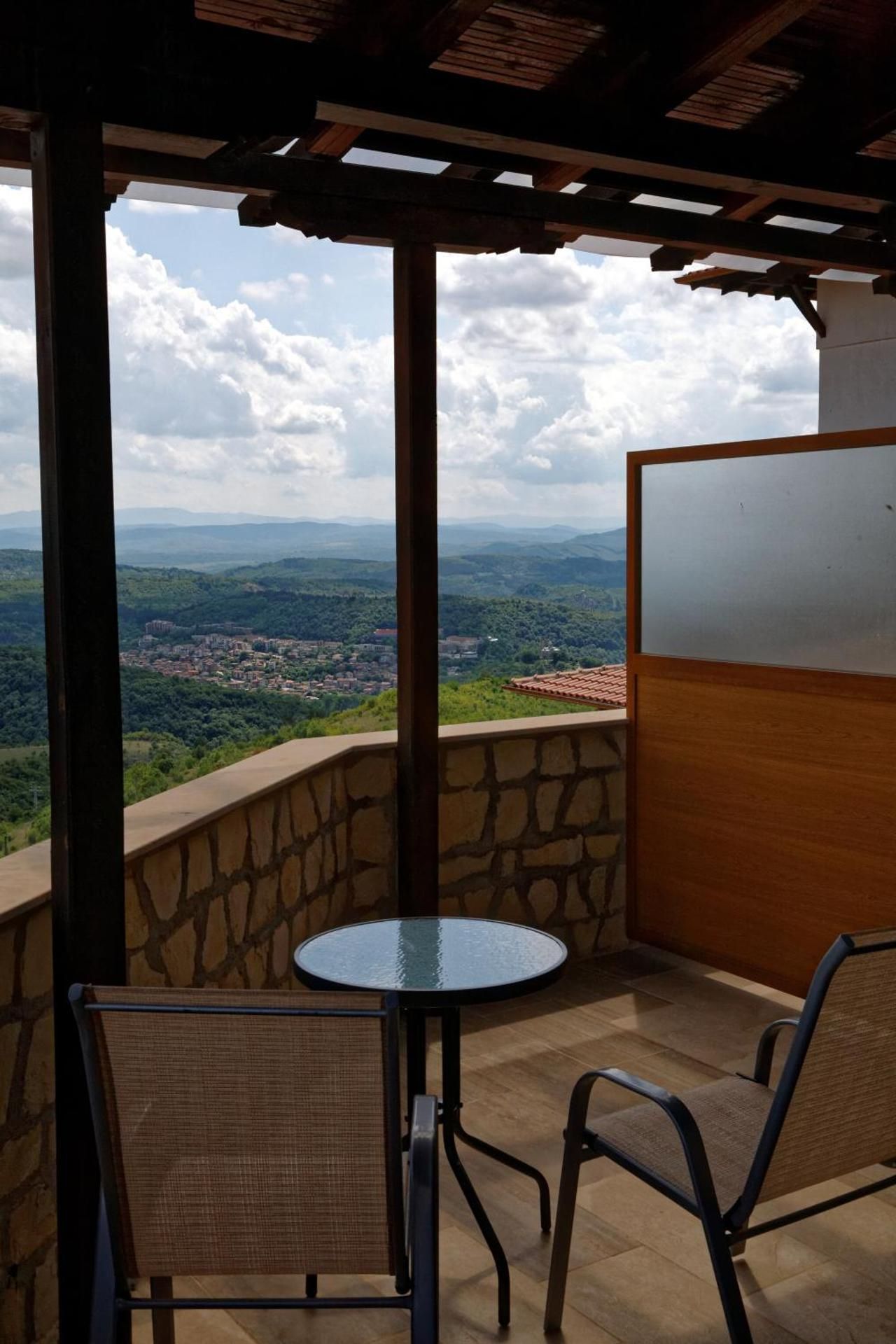 Studio with Mountain View