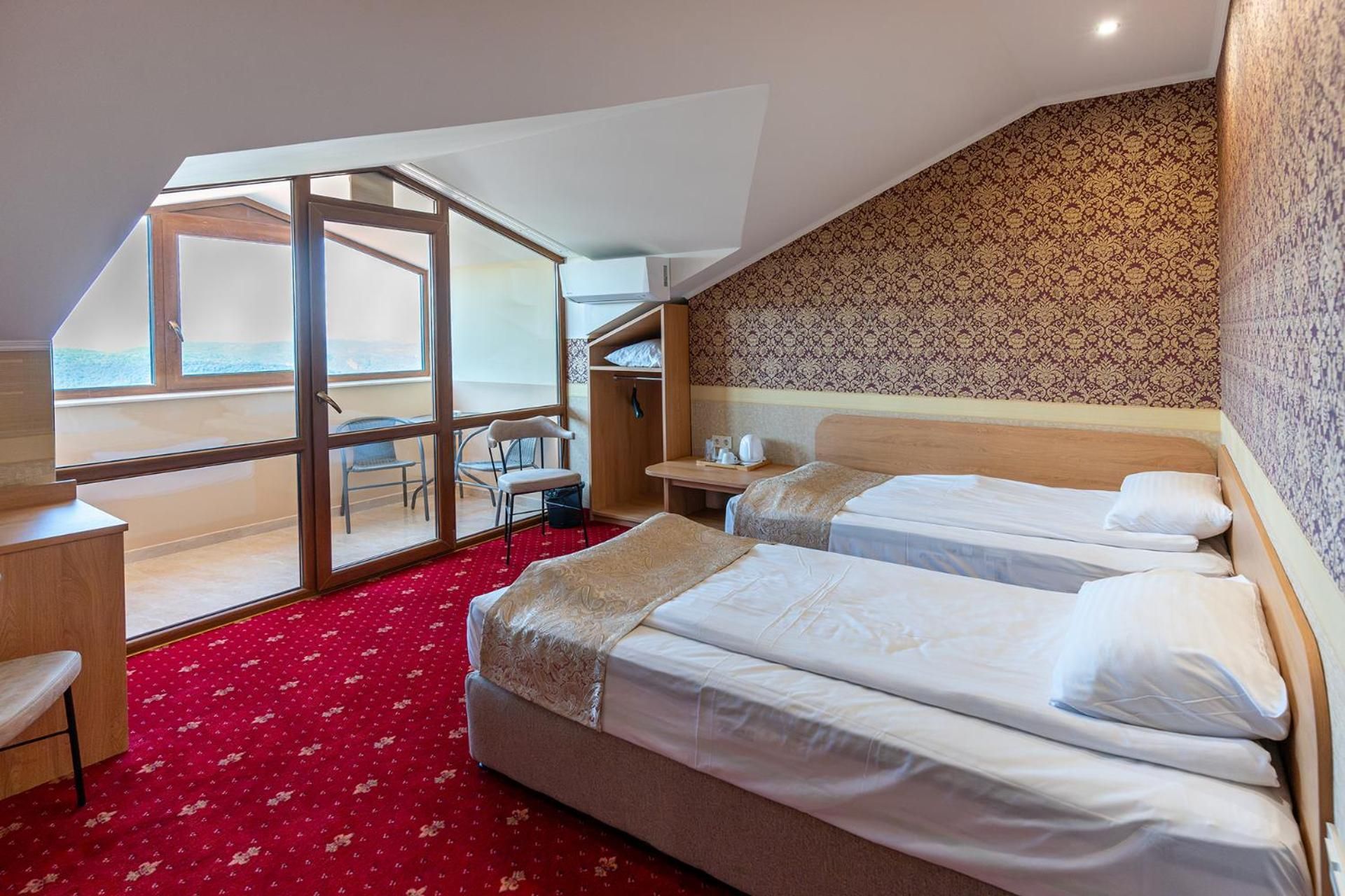 Alpine room with Balcony