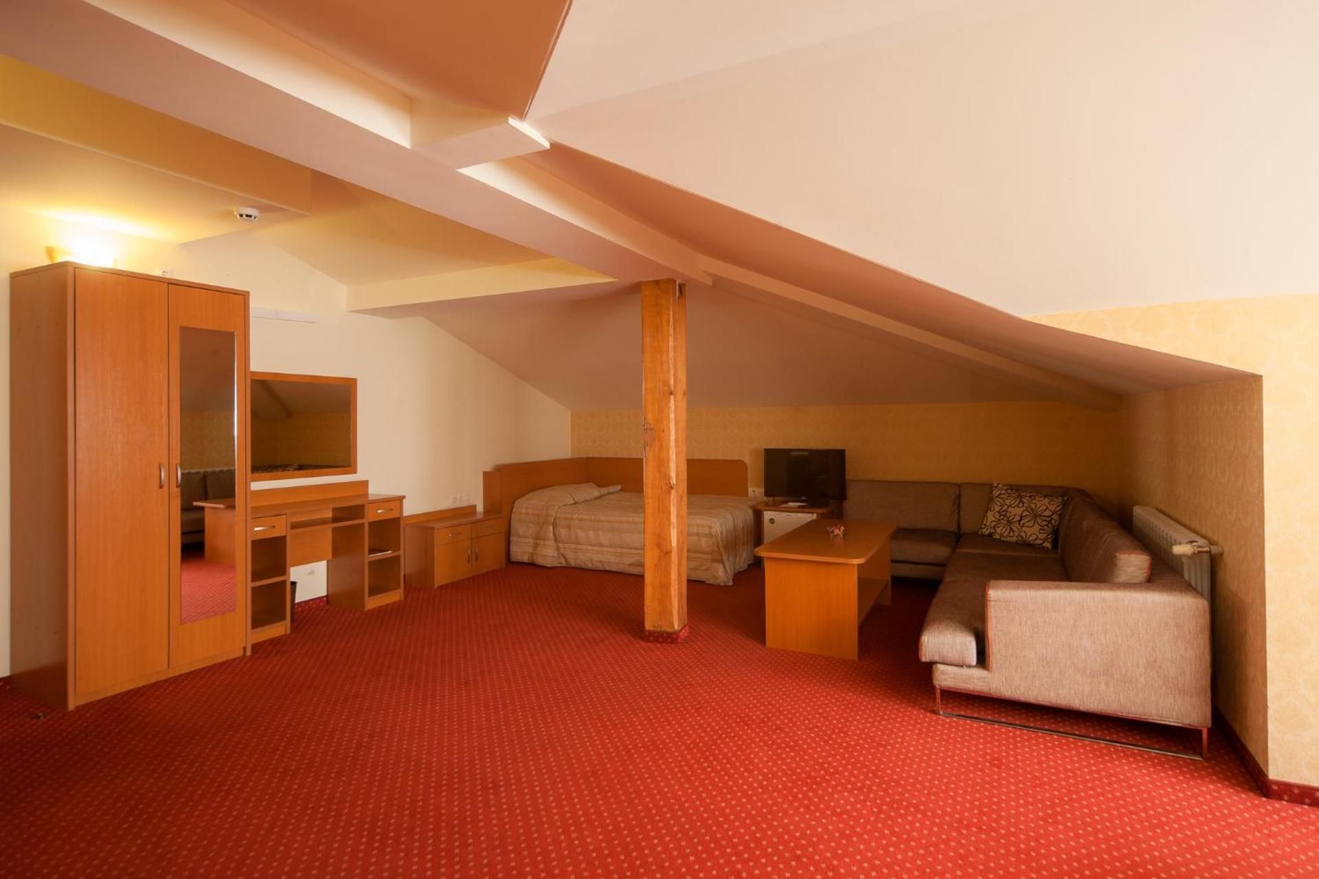 Suite - Top Floor (No Balcony) for 3 people - Free Relax Zone