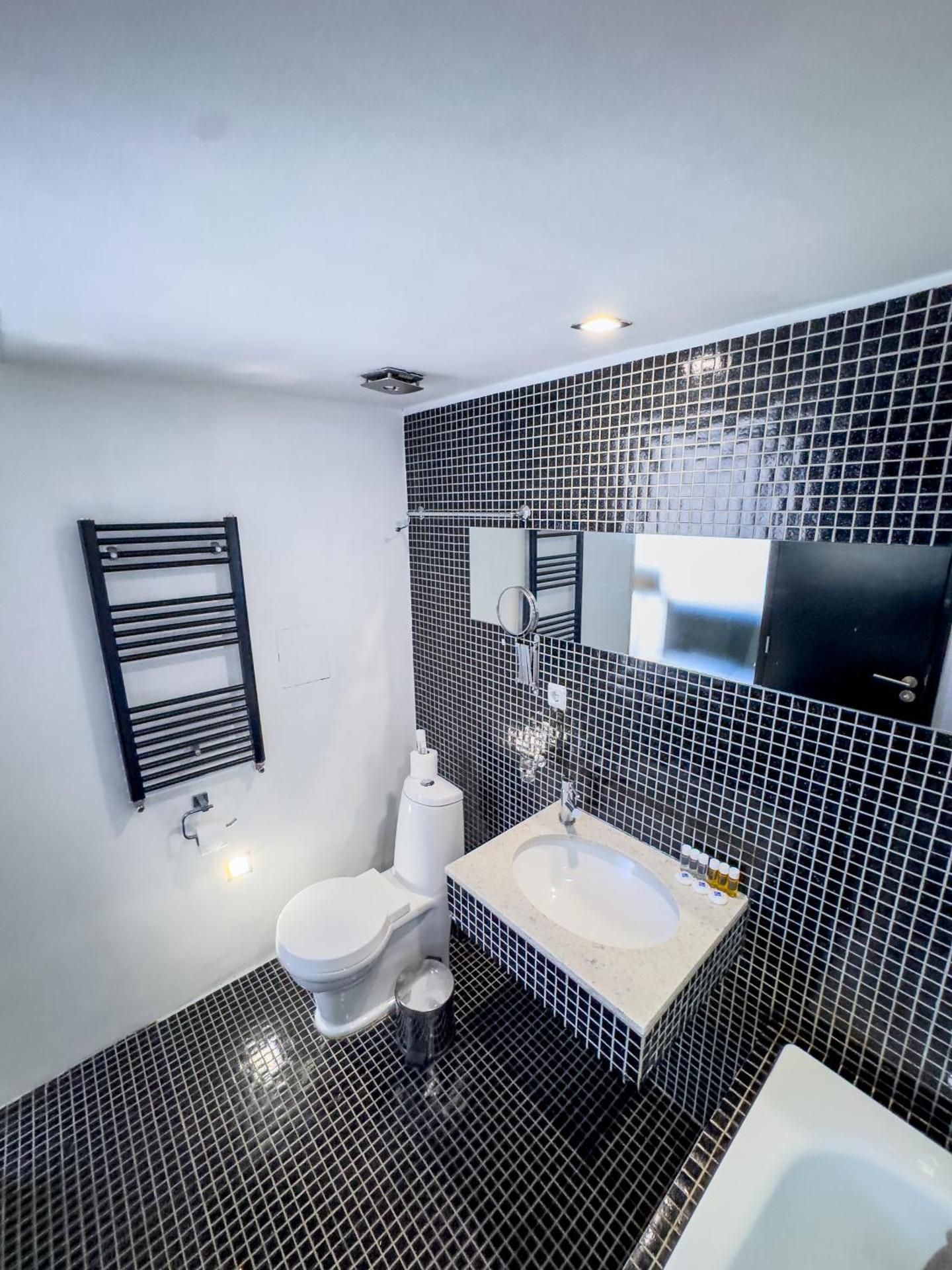 Riverside Boutique Hotel Triple Room Gold 3