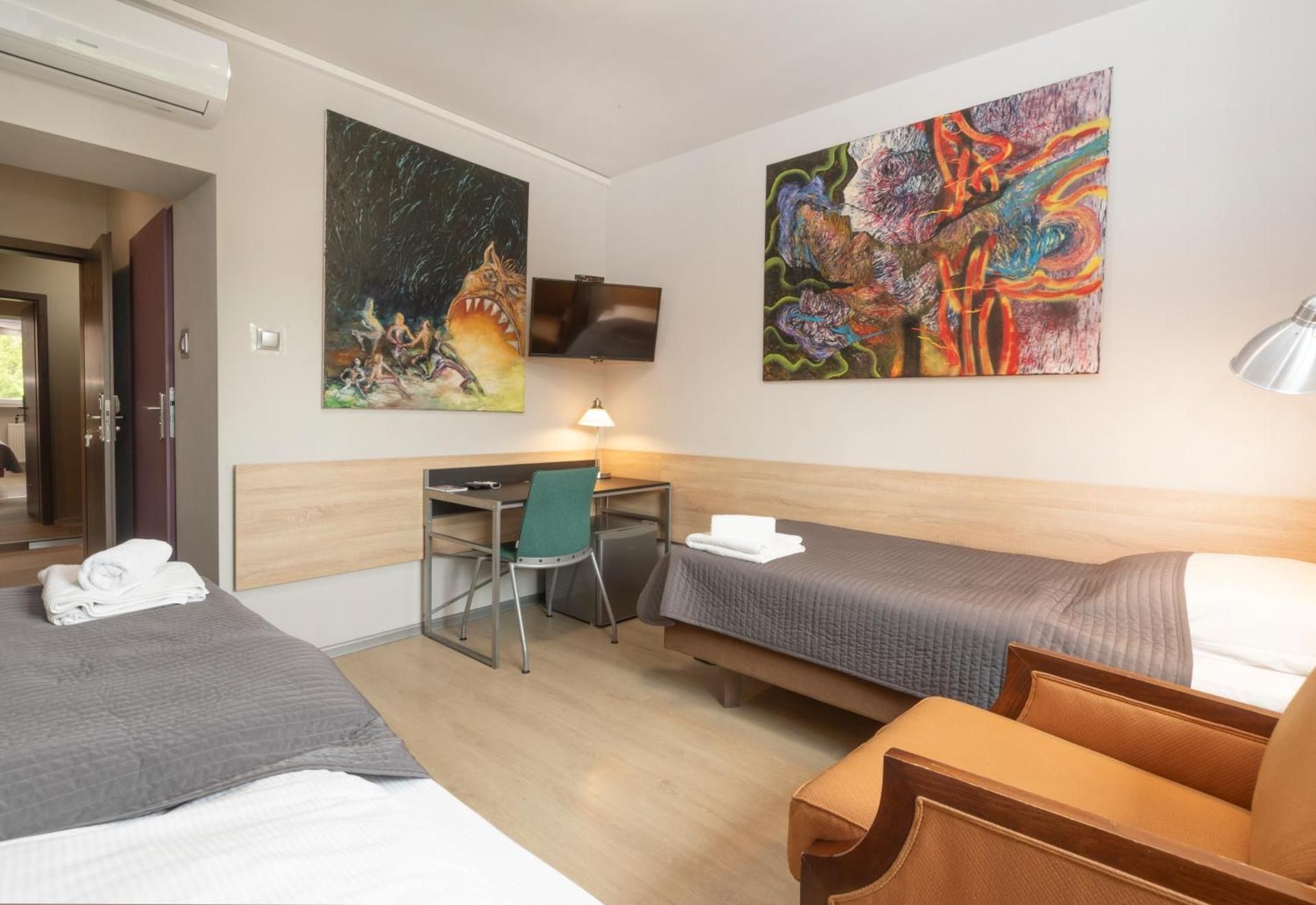 Large Double or Twin Room