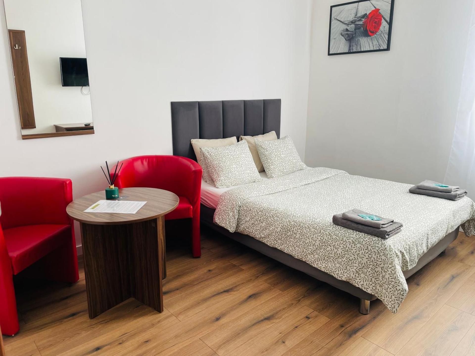 Standard Queen Room