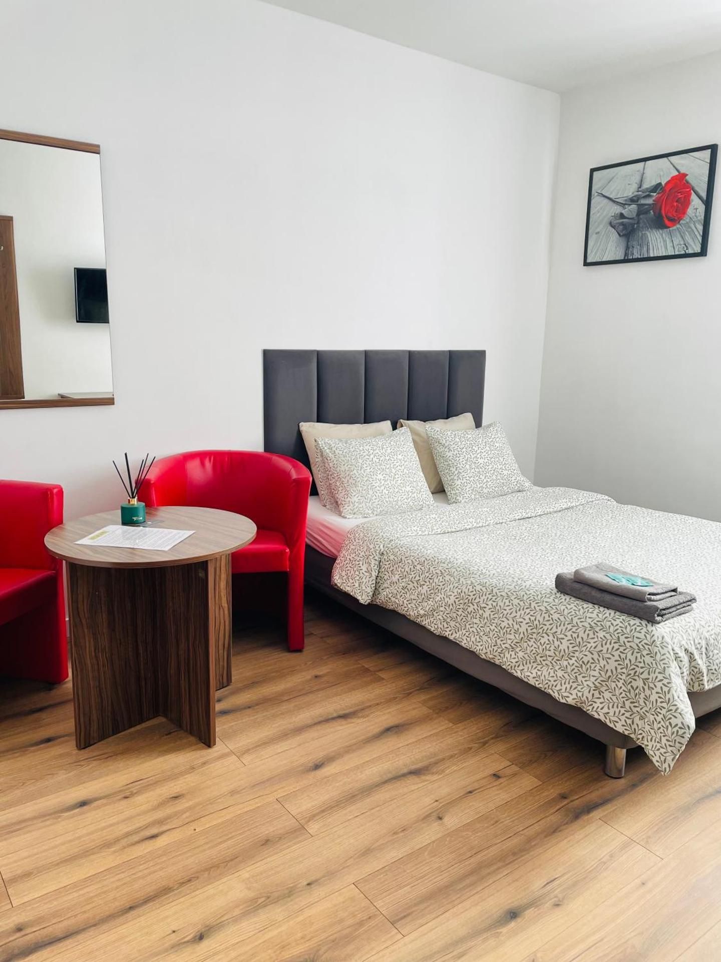 Standard Queen Room