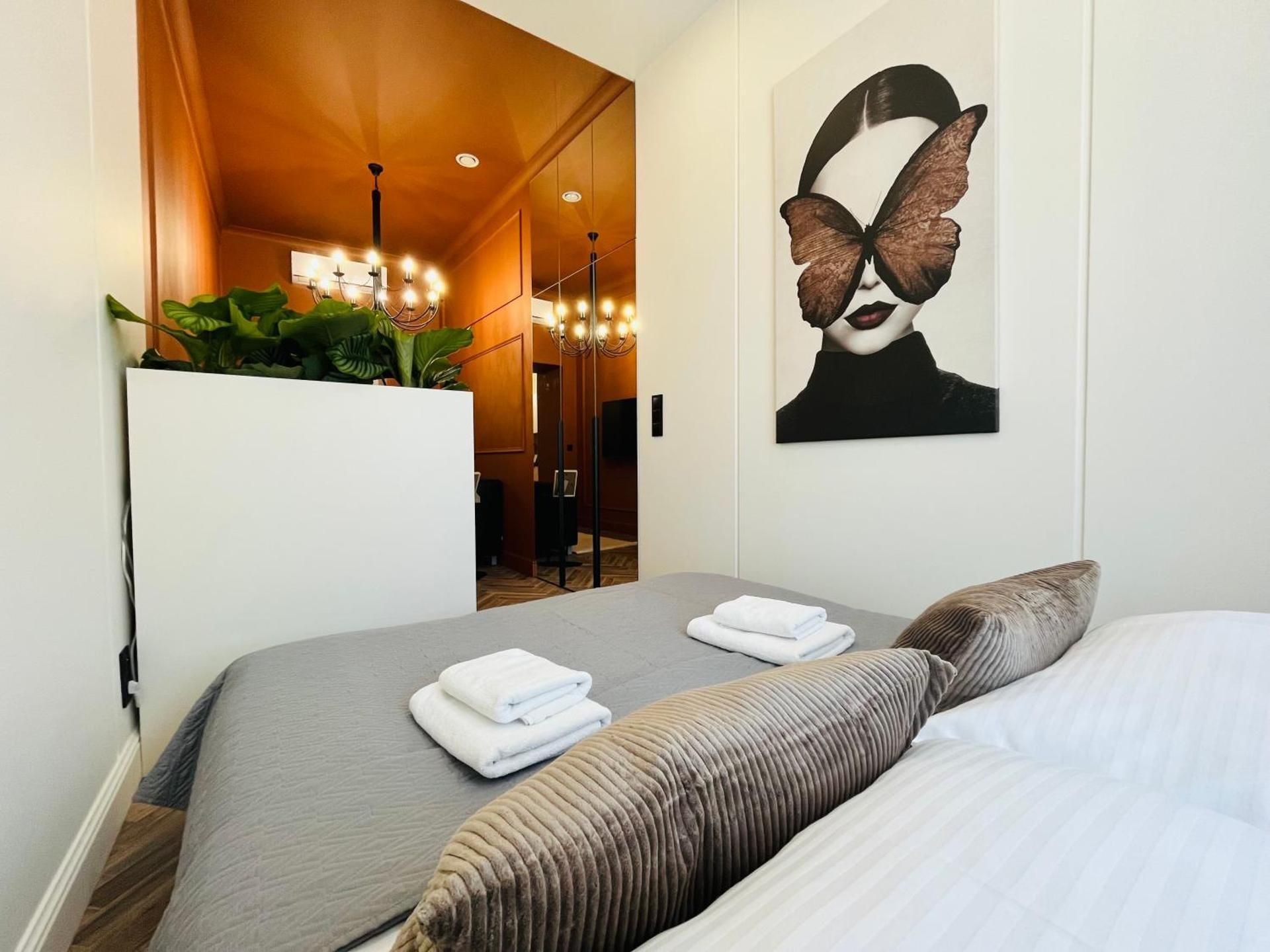 One-Bedroom Premier Apartment