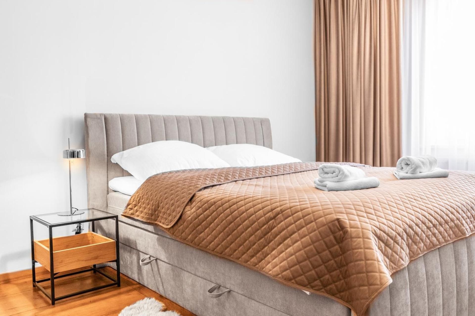 One-Bedroom Deluxe Apartment
