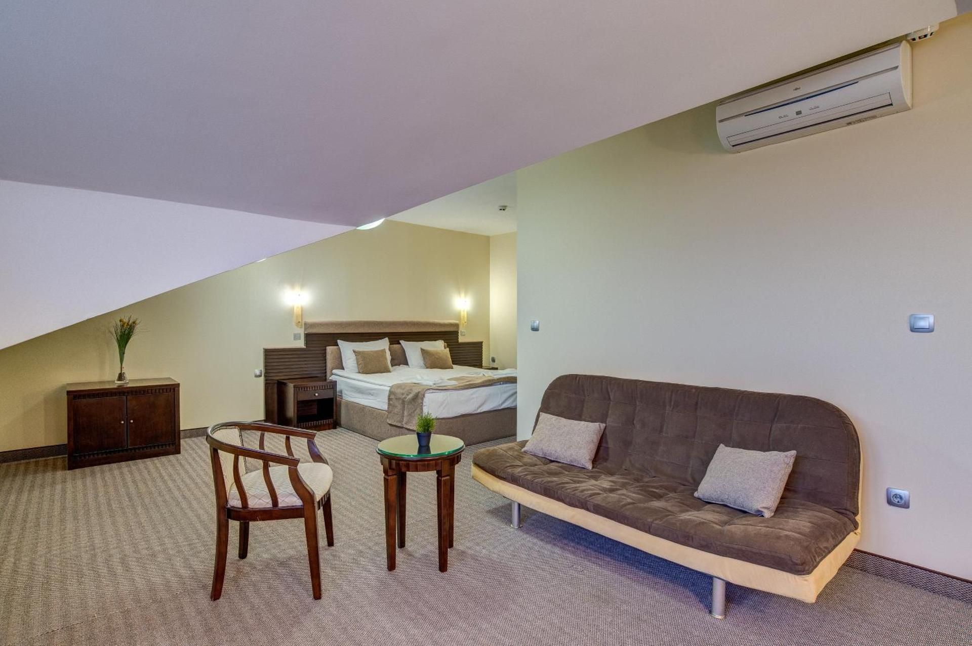 Studio (3 Adults)