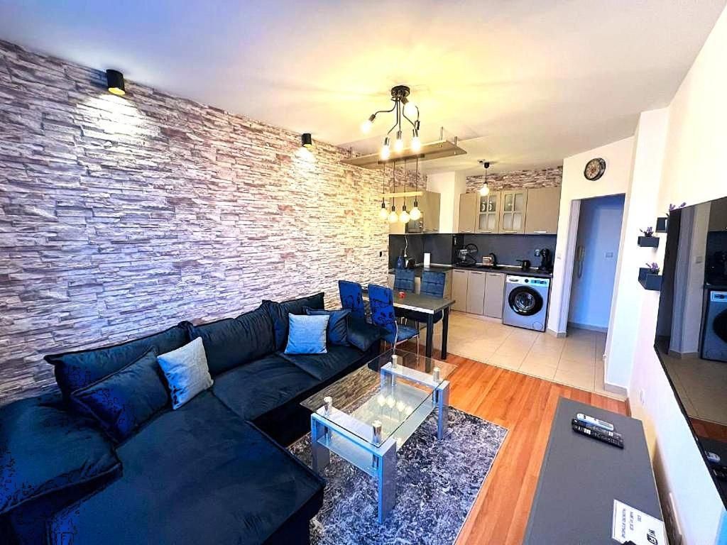 One-Bedroom Premier Apartment