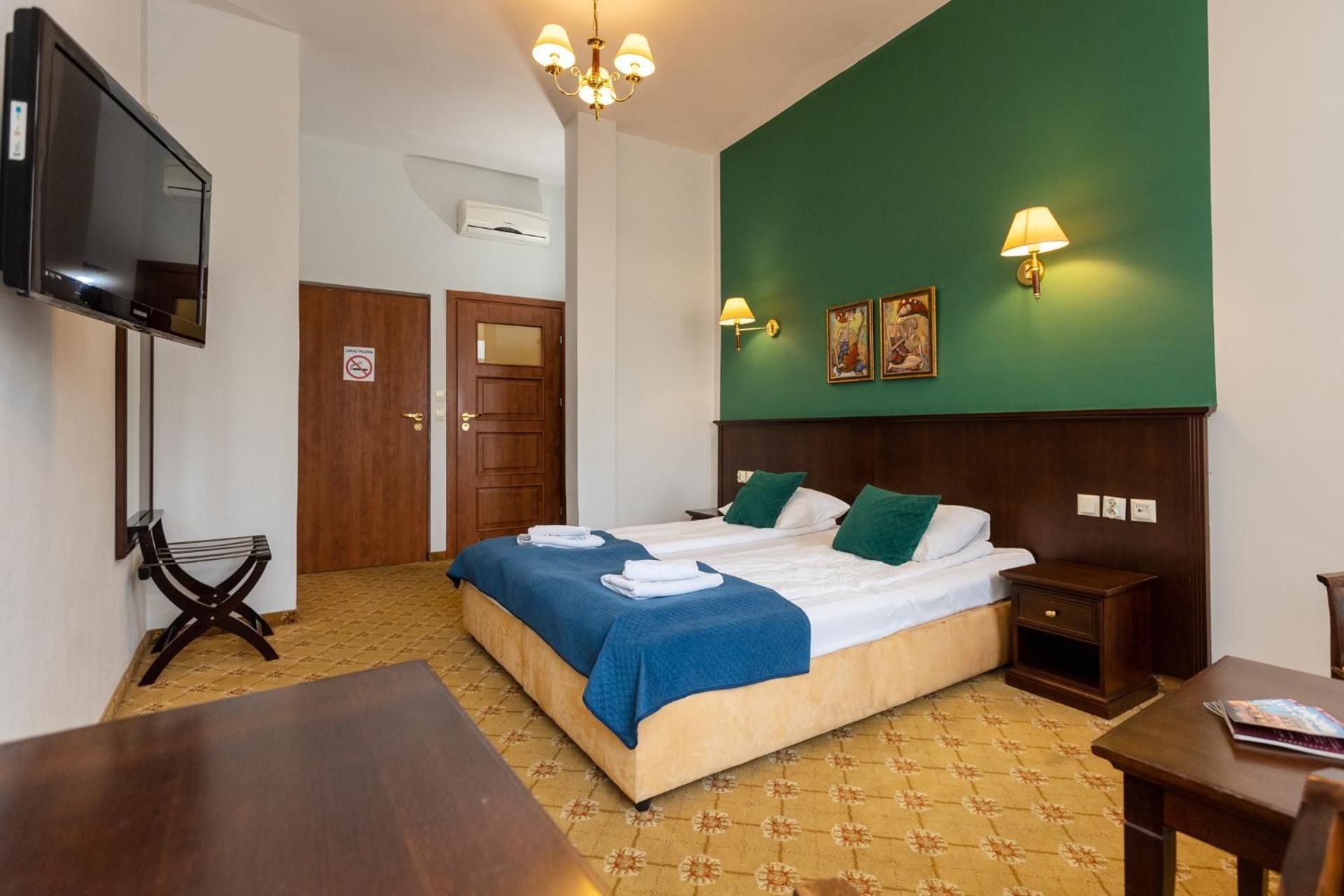 Double or Twin Room with Private Bathroom