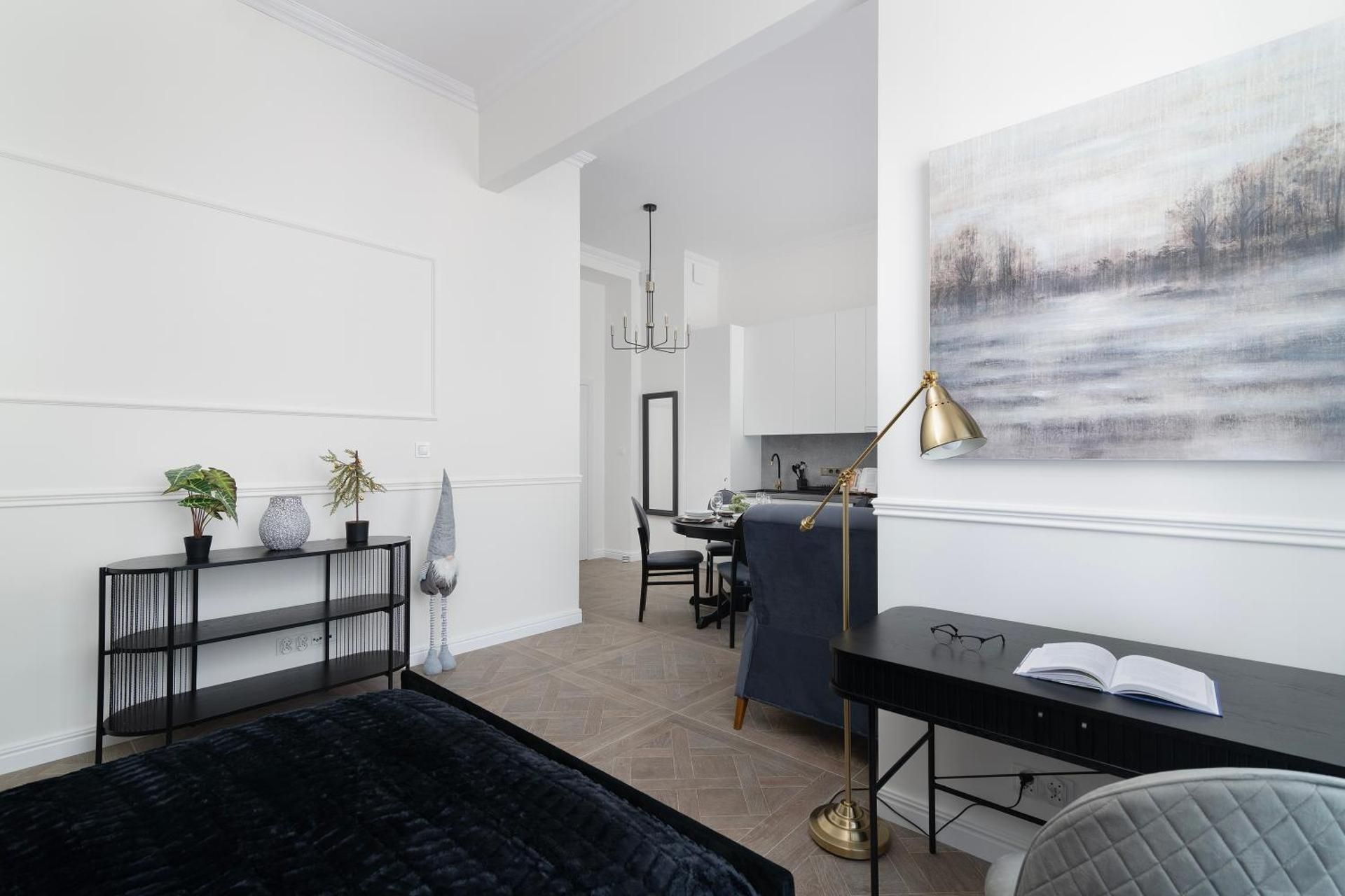 One-Bedroom Apartment with Balcony
