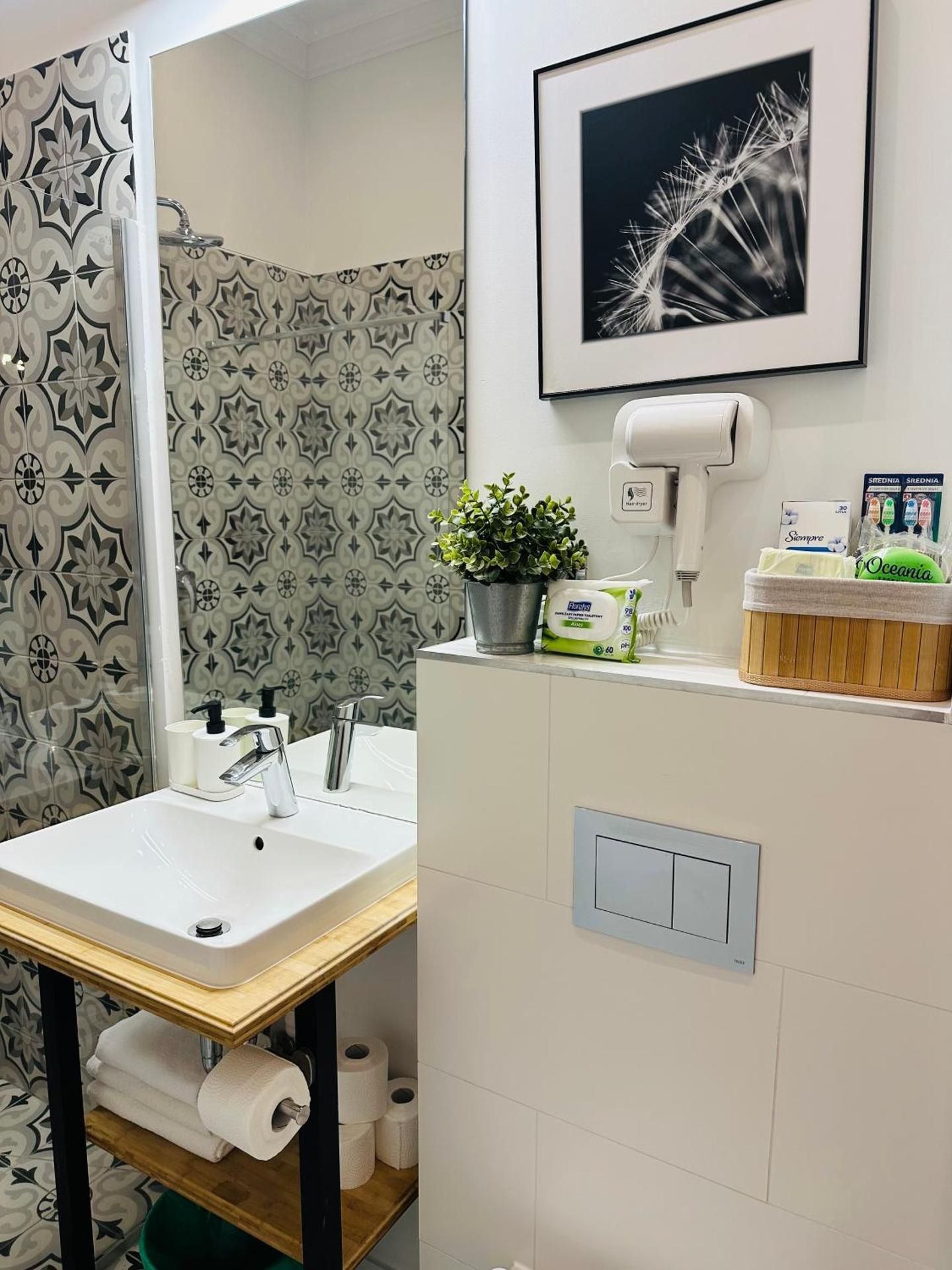 Twin Room with Private Bathroom