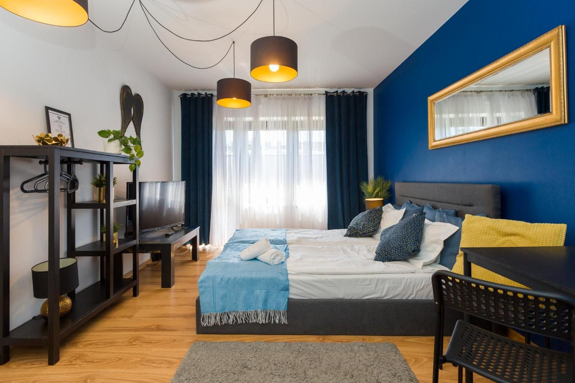 Basic Triple Room with Shared Bathroom