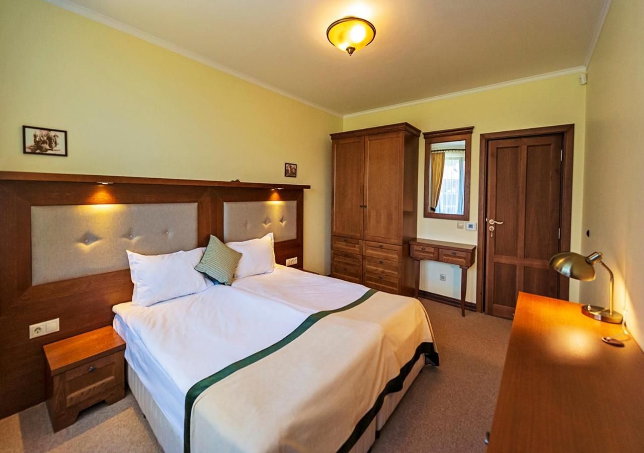 Two-Bedroom Maisonette ( 4 adults + 3 Adults or 3 Children)