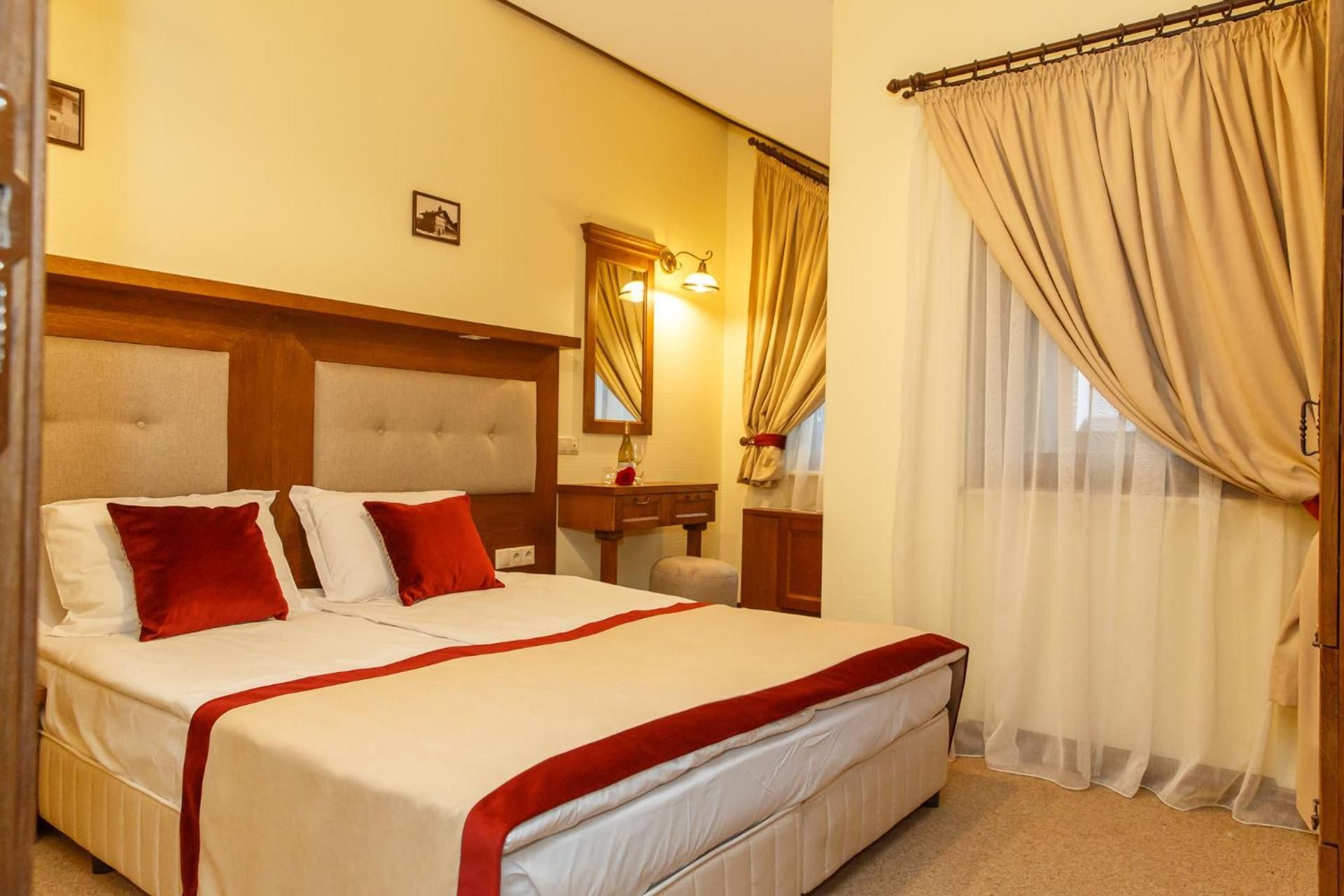 Two-Bedroom Maisonette (5 adults + 1 Adults or 2 Children)