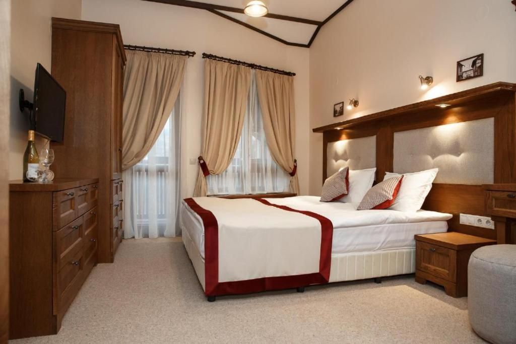 Superior Two-Bedroom Maisonette (4 Adults + 2 Adults or 3 Children)