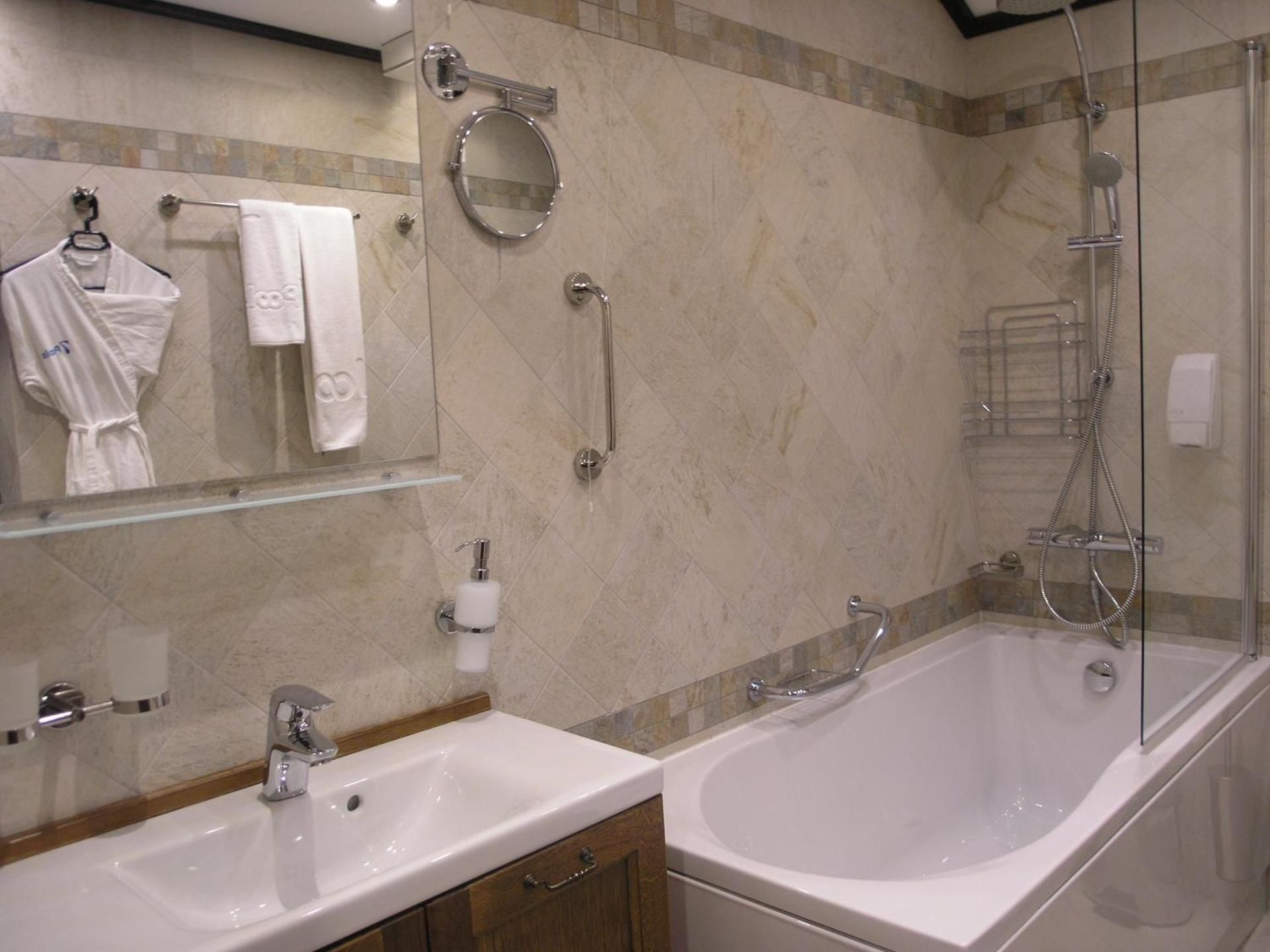 Two-Bedroom Maisonette (5 adults + 1 Adults or 2 Children)