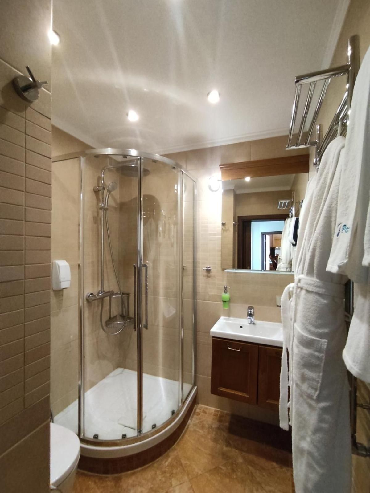 One-Bedroom Superior Apartment (2 Adults + 3 Adults or 3 Children)