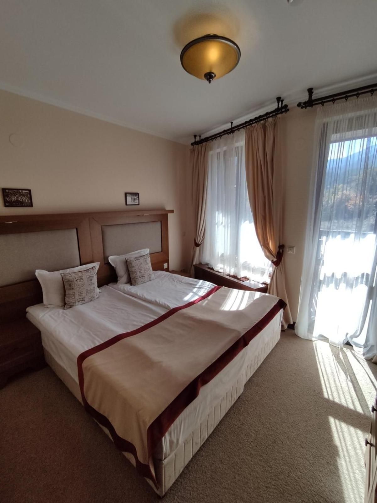 Two-Bedroom Apartment (4 Adults + 1 Adult or 1 Child)