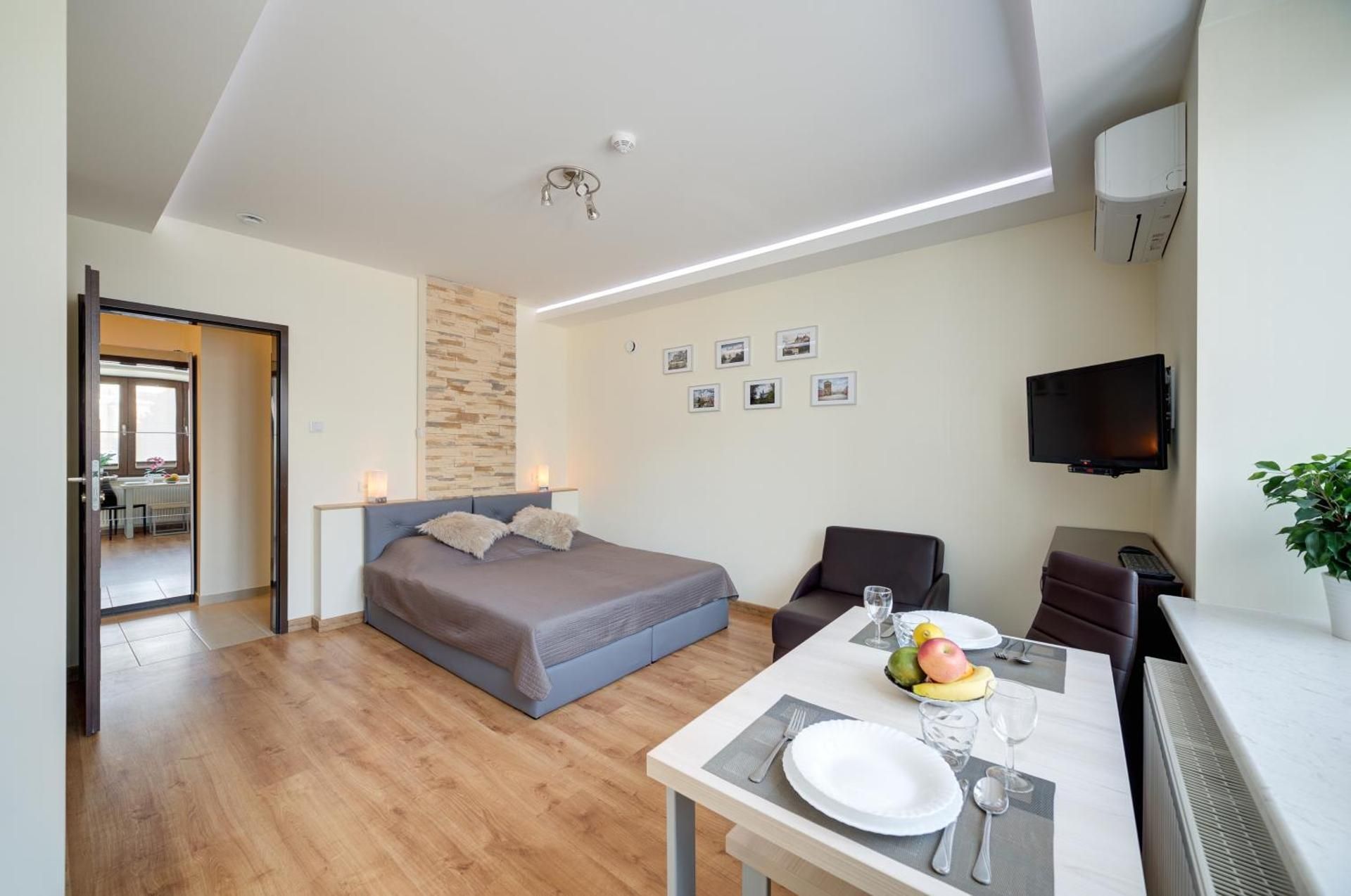 Studio Apartment