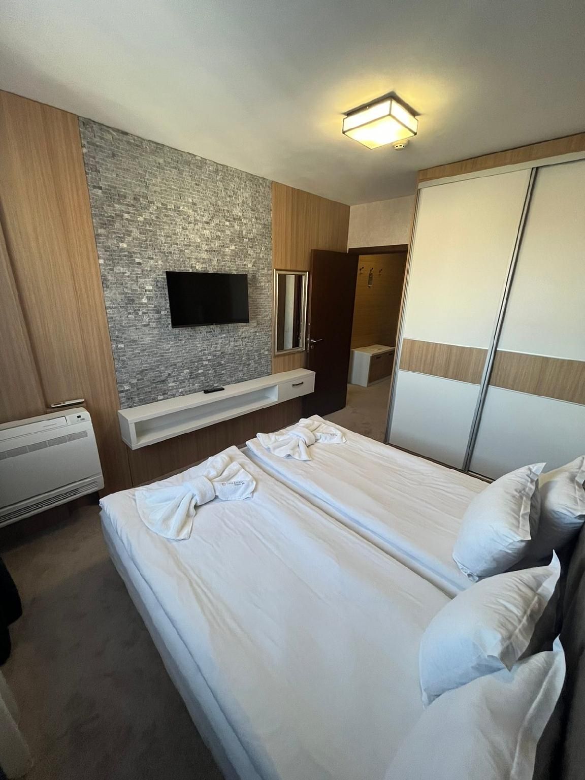 Deluxe Studio Apartment