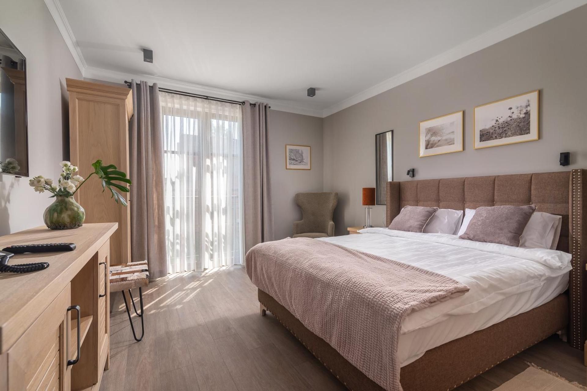 Studio with Sofa Bed