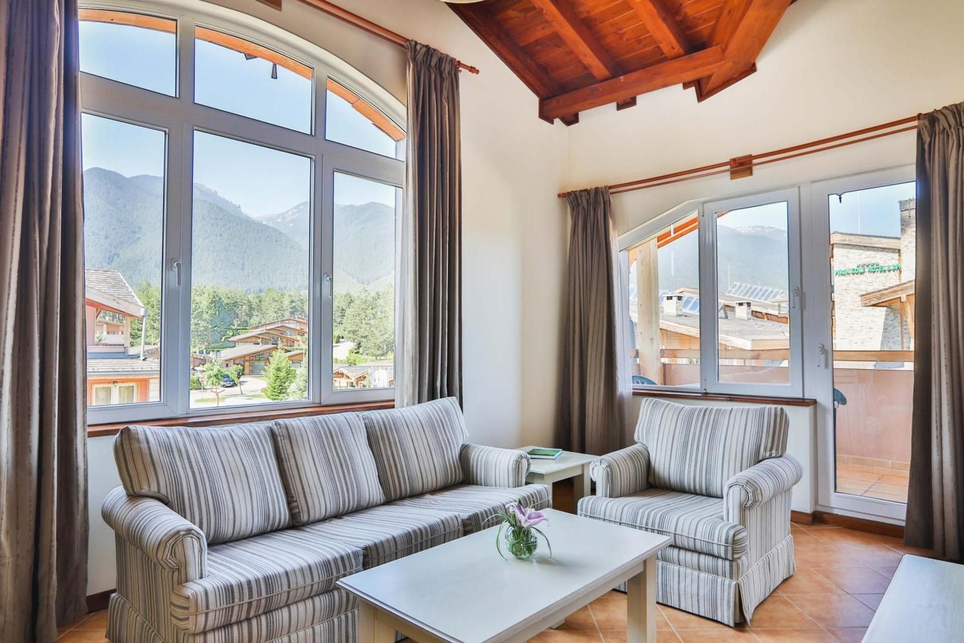 One-Bedroom Apartment with Balcony (2 Adults)