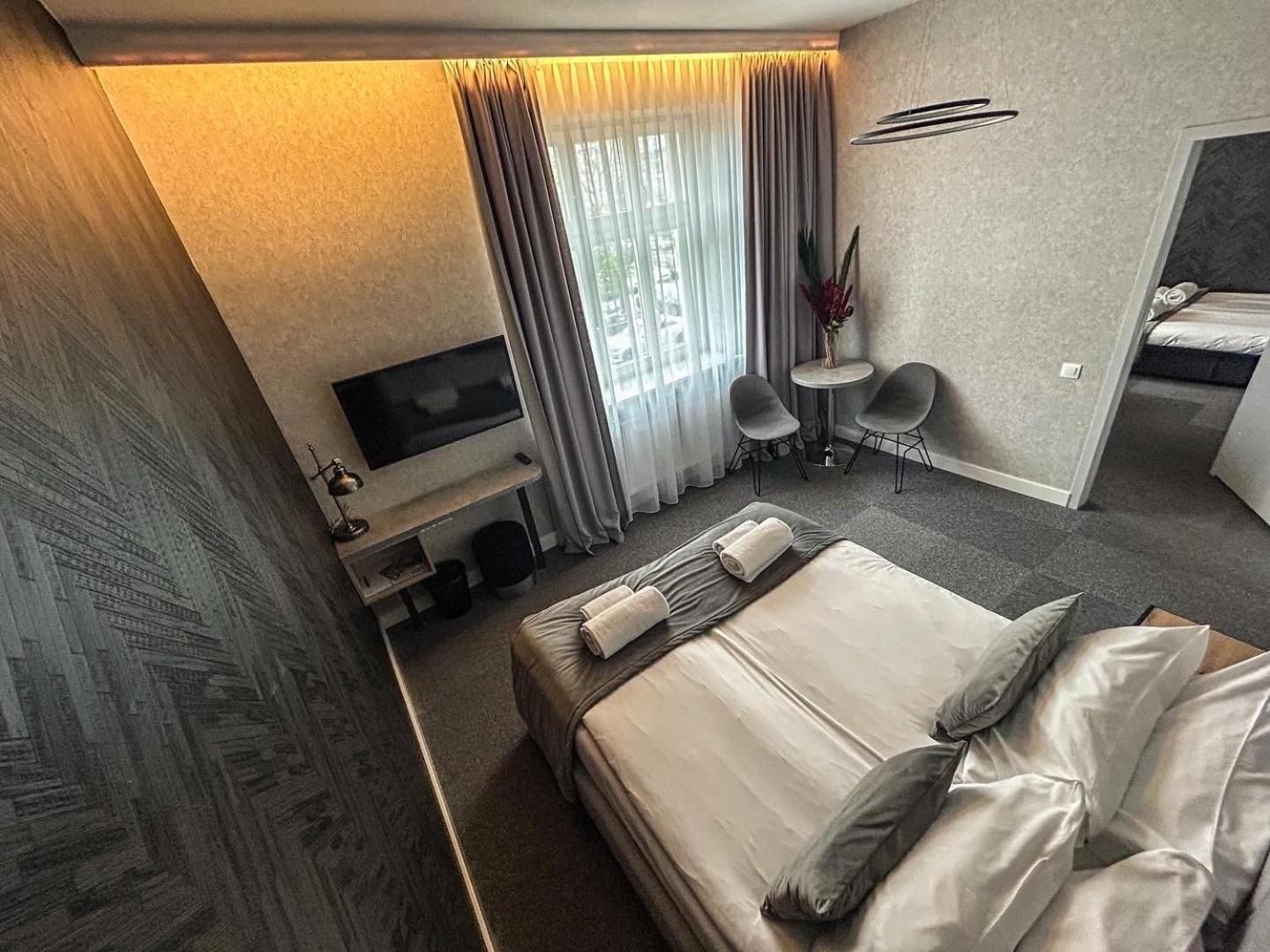 DELUXE APARTMENT