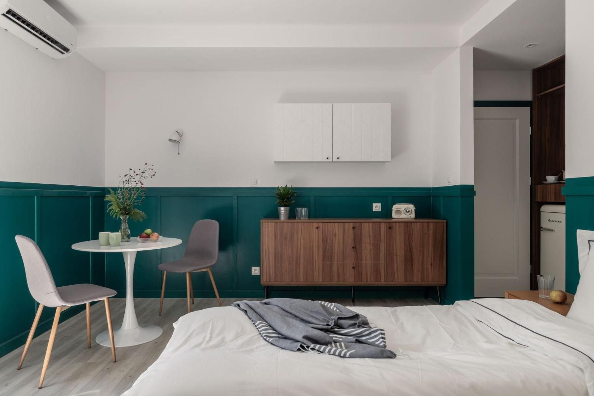 Apartment with Balcony