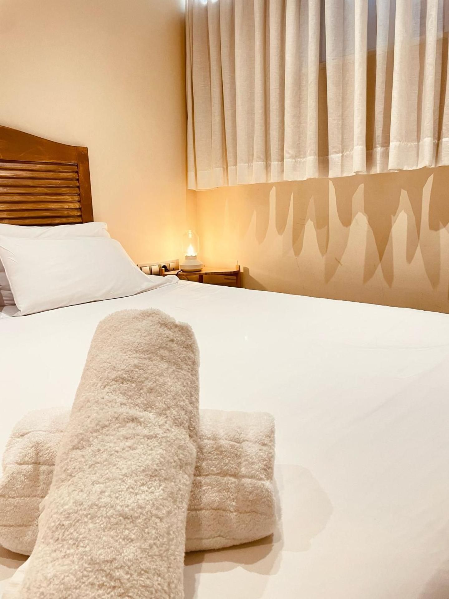 Double Interior Room with Hidromassage Bathtub